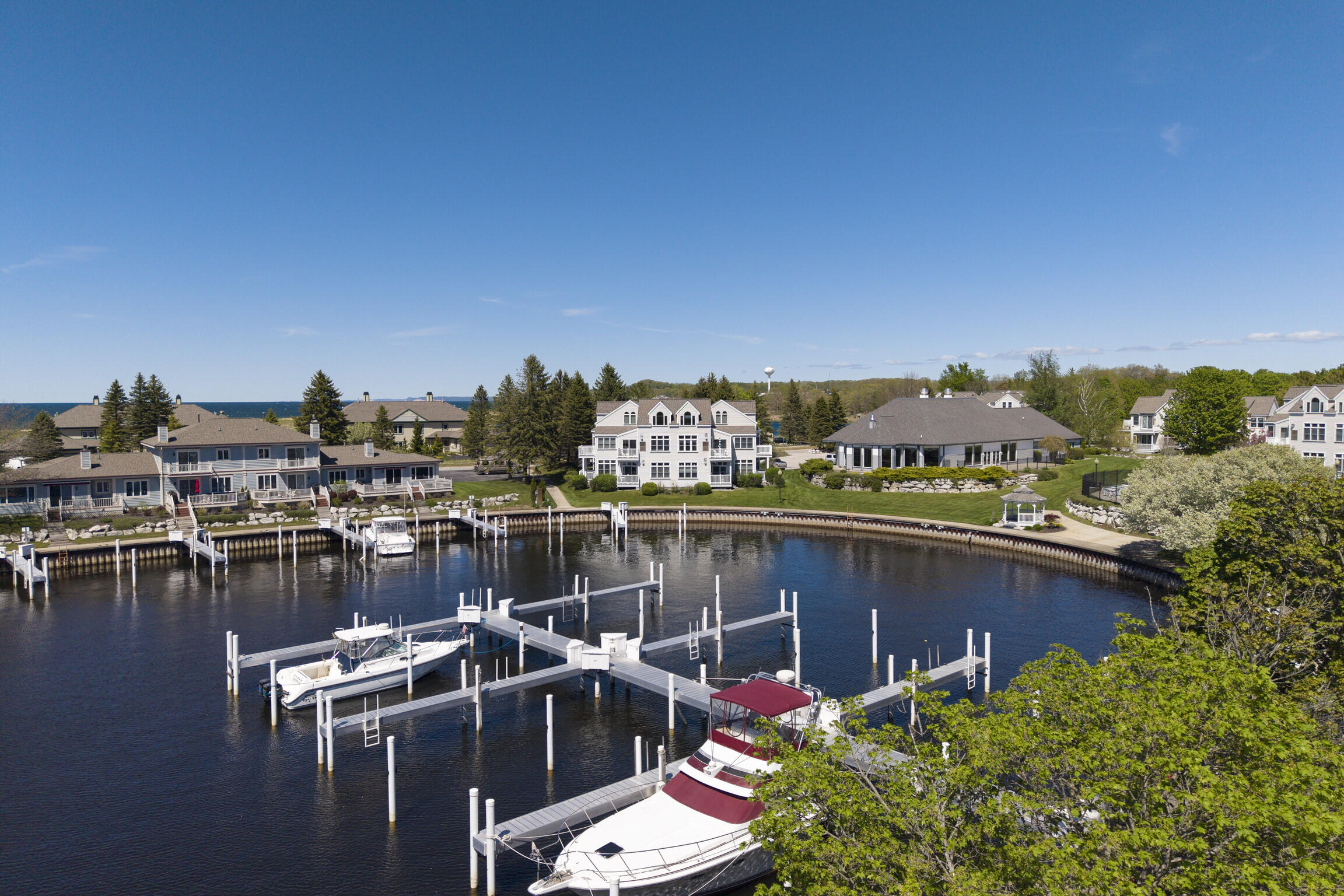 6 Brookharbor N