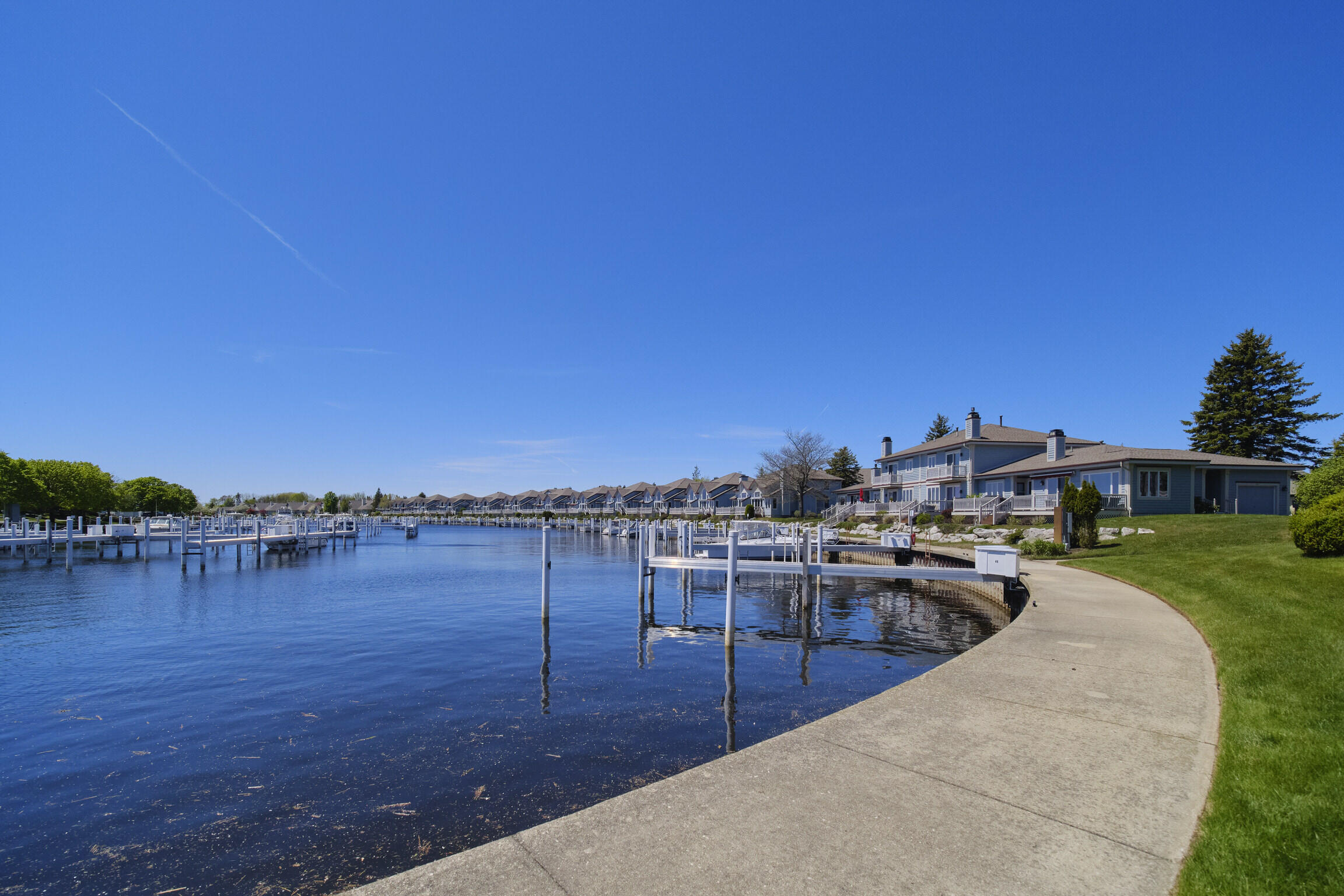 6 Brookharbor N