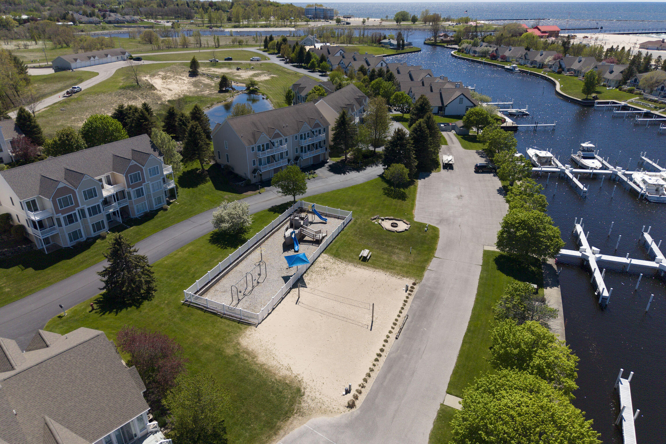 6 Brookharbor N