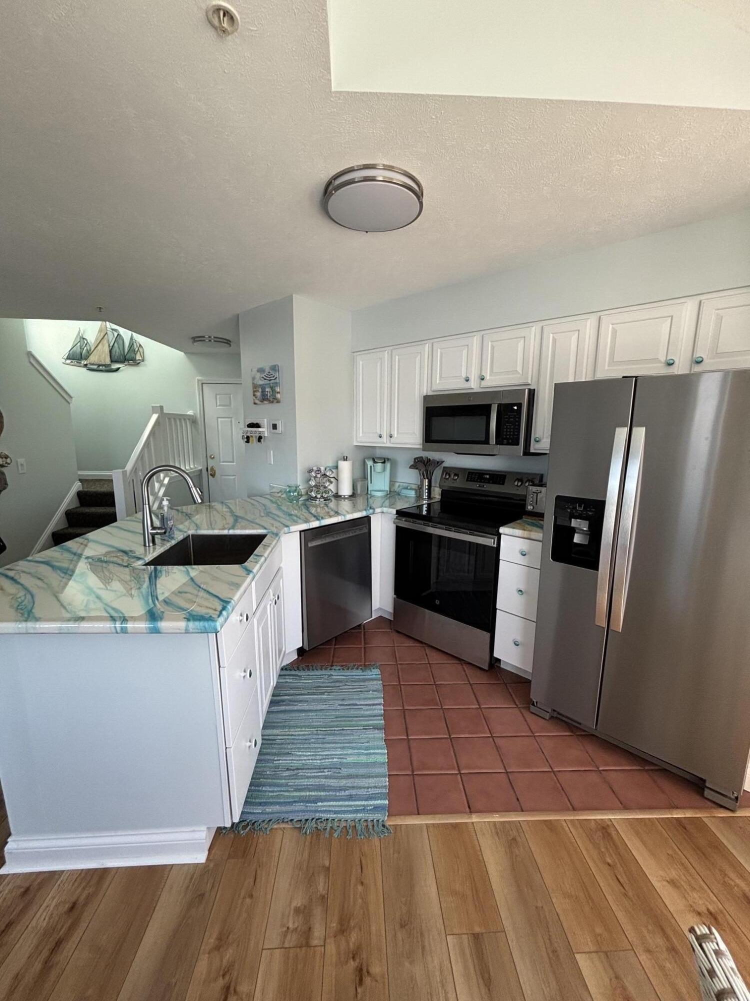 6 Brookharbor N