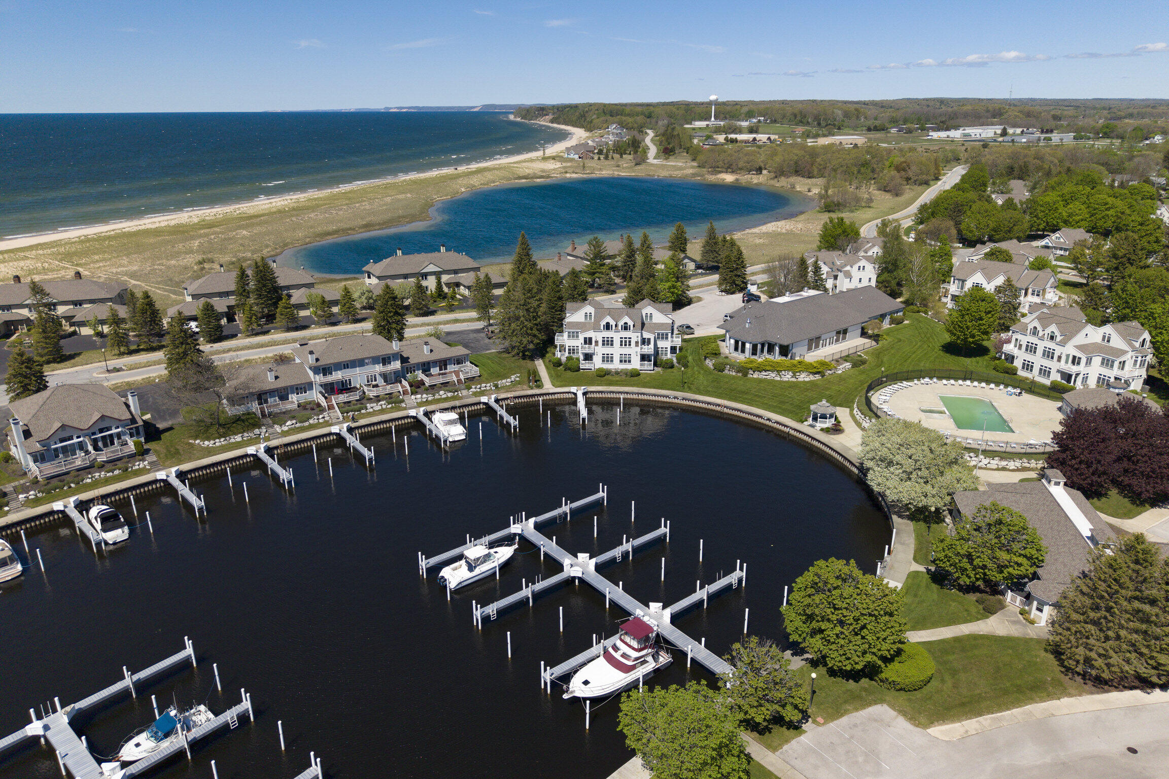 6 Brookharbor N