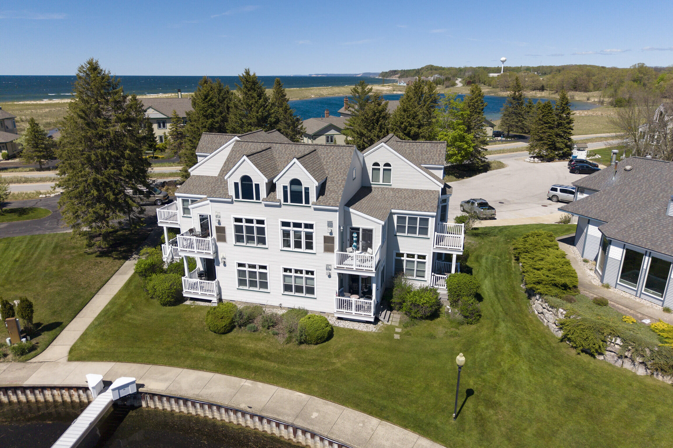 6 Brookharbor N