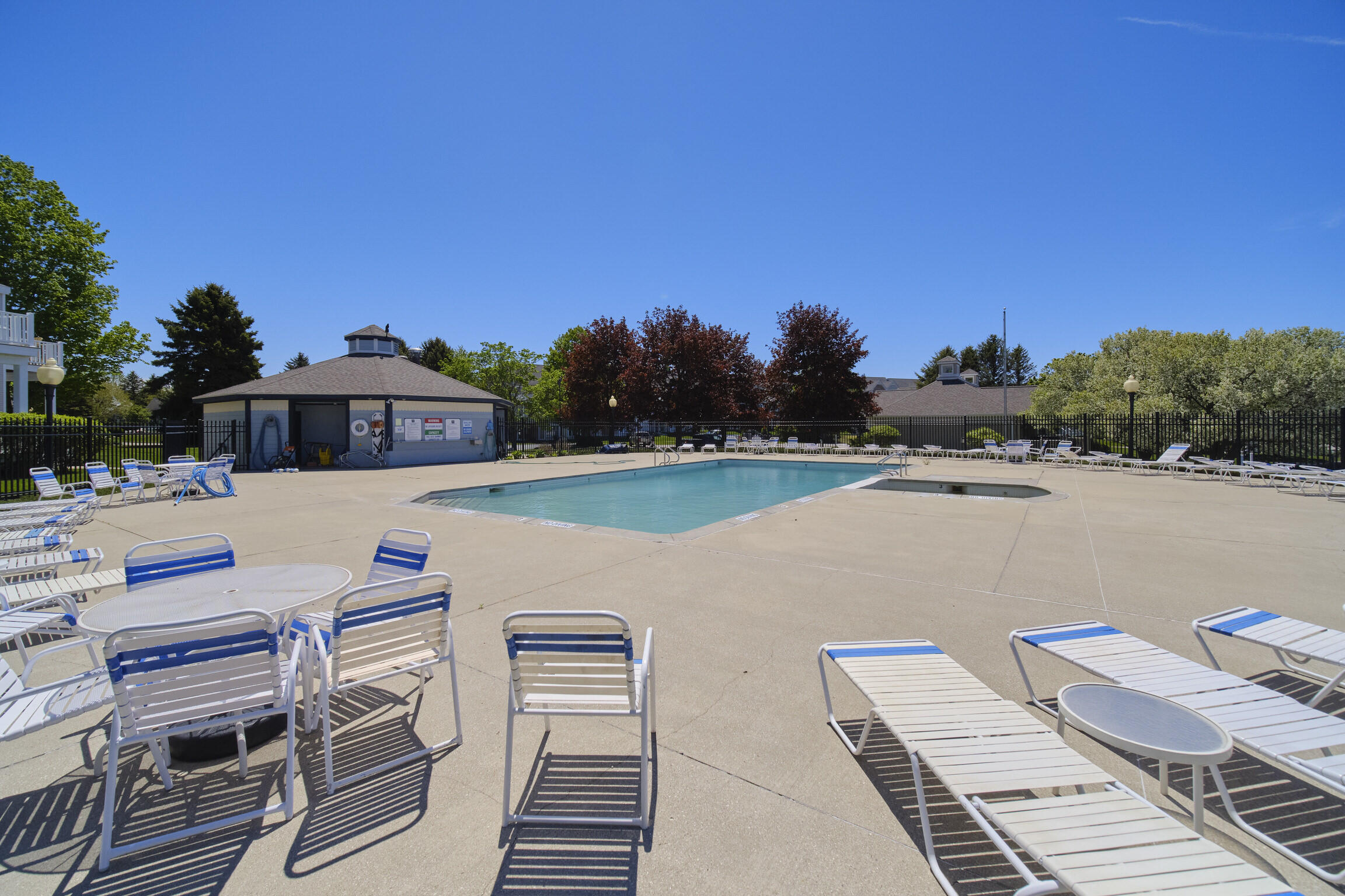 6 Brookharbor N