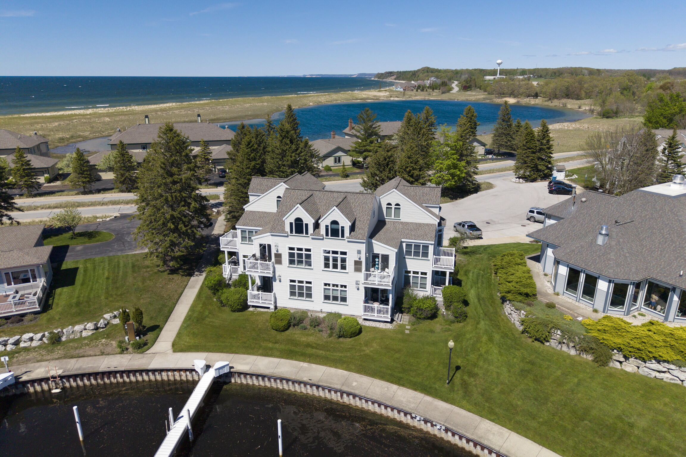 6 Brookharbor N