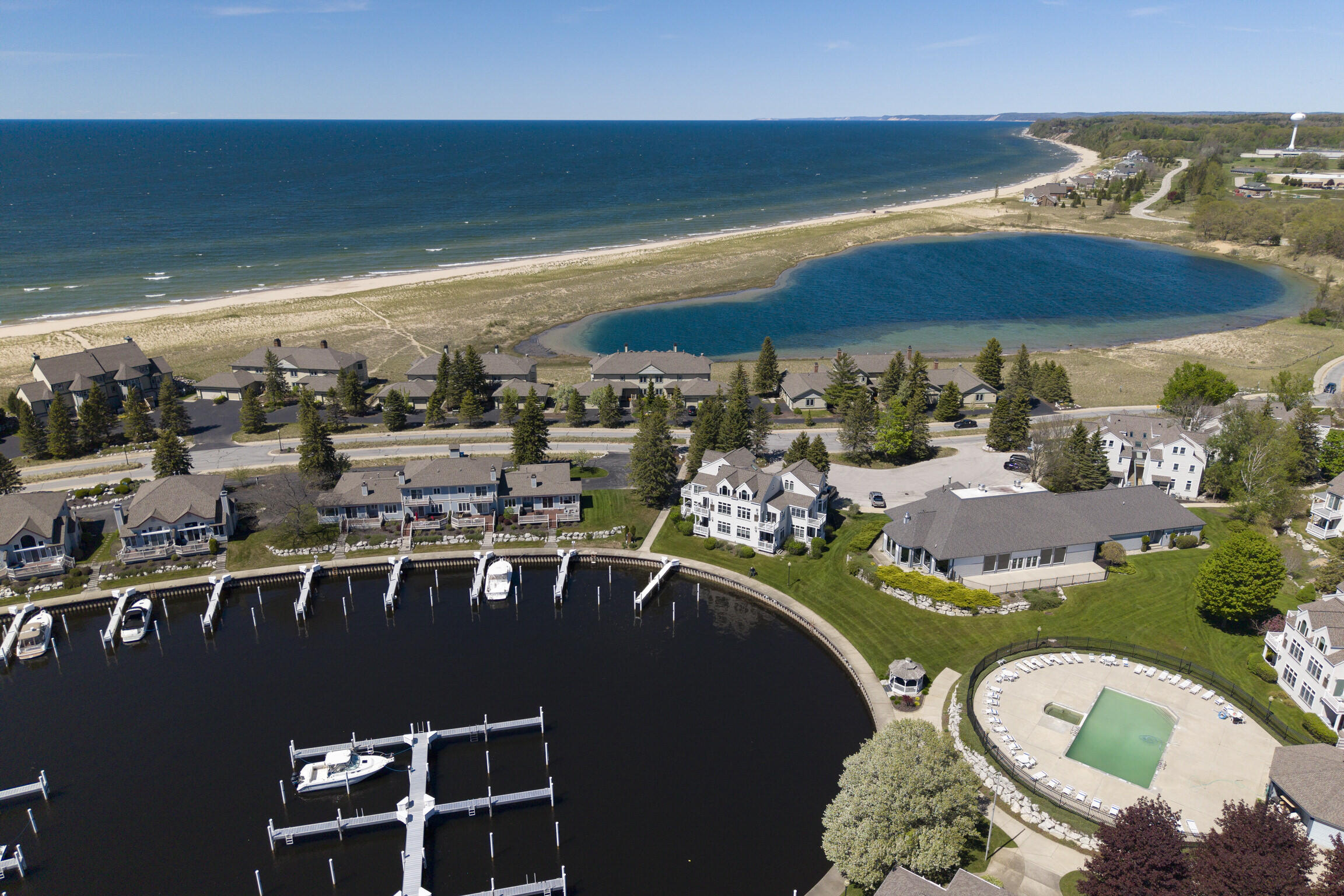 6 Brookharbor N