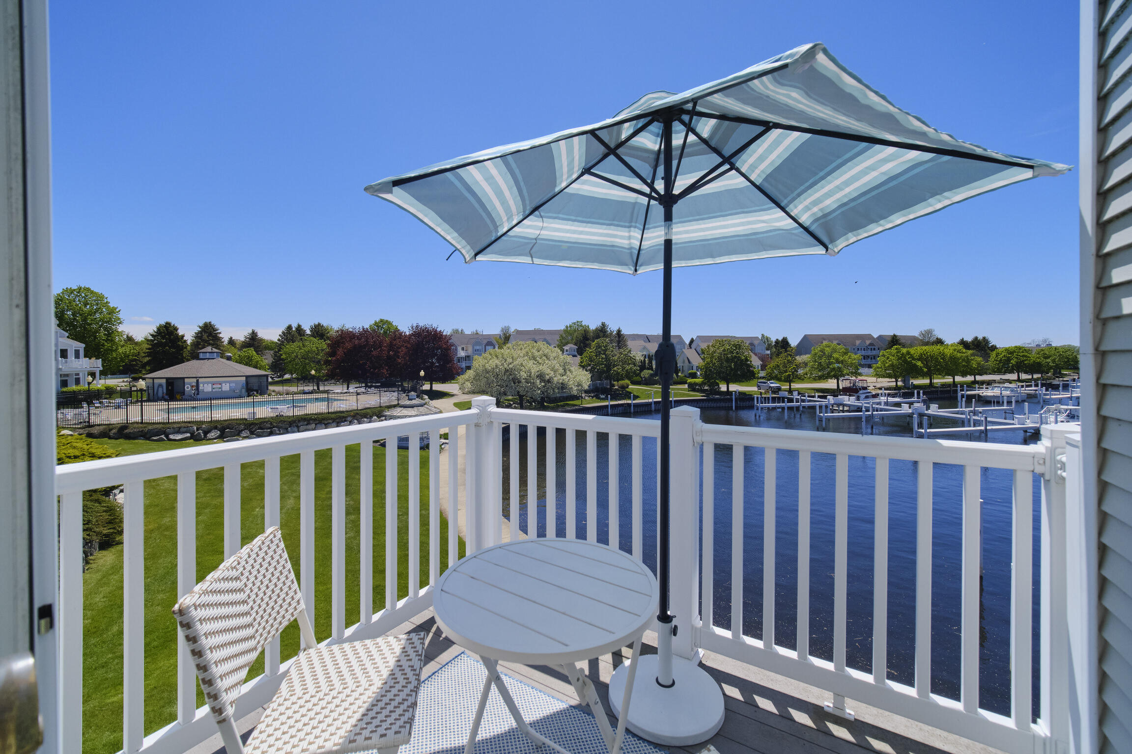 6 Brookharbor N