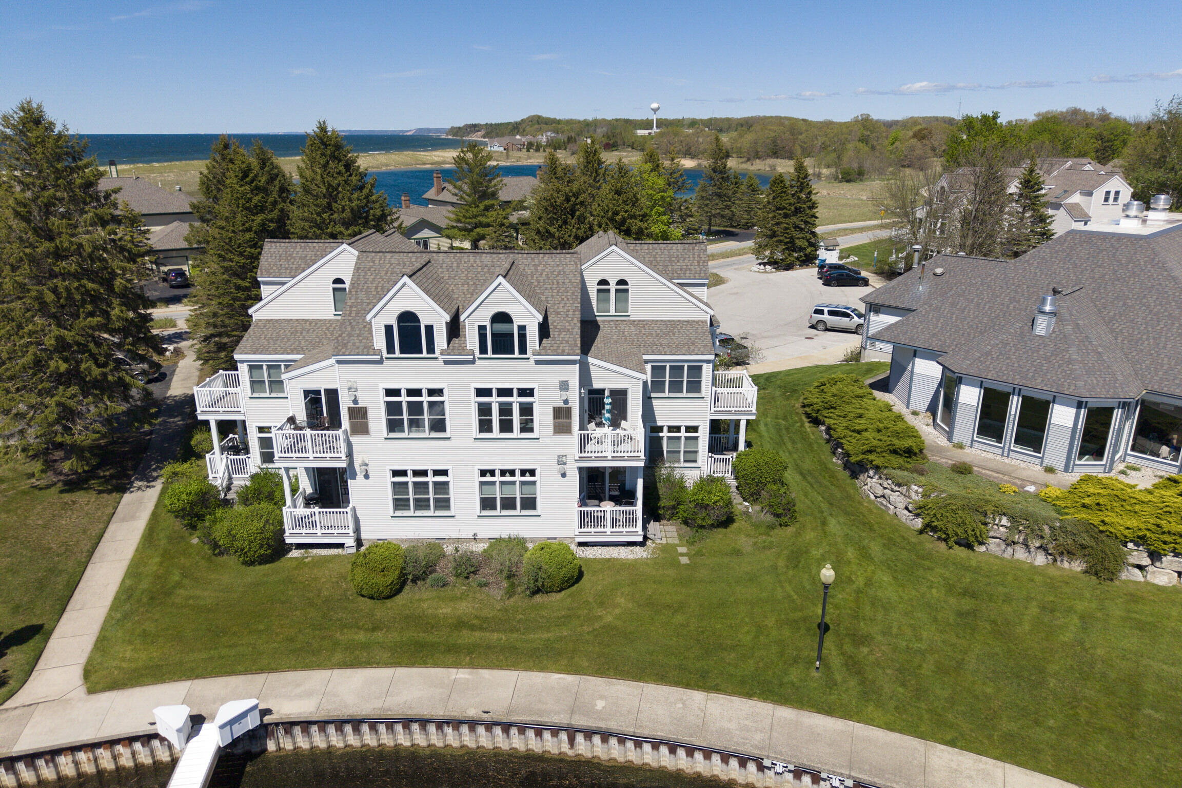 6 Brookharbor N