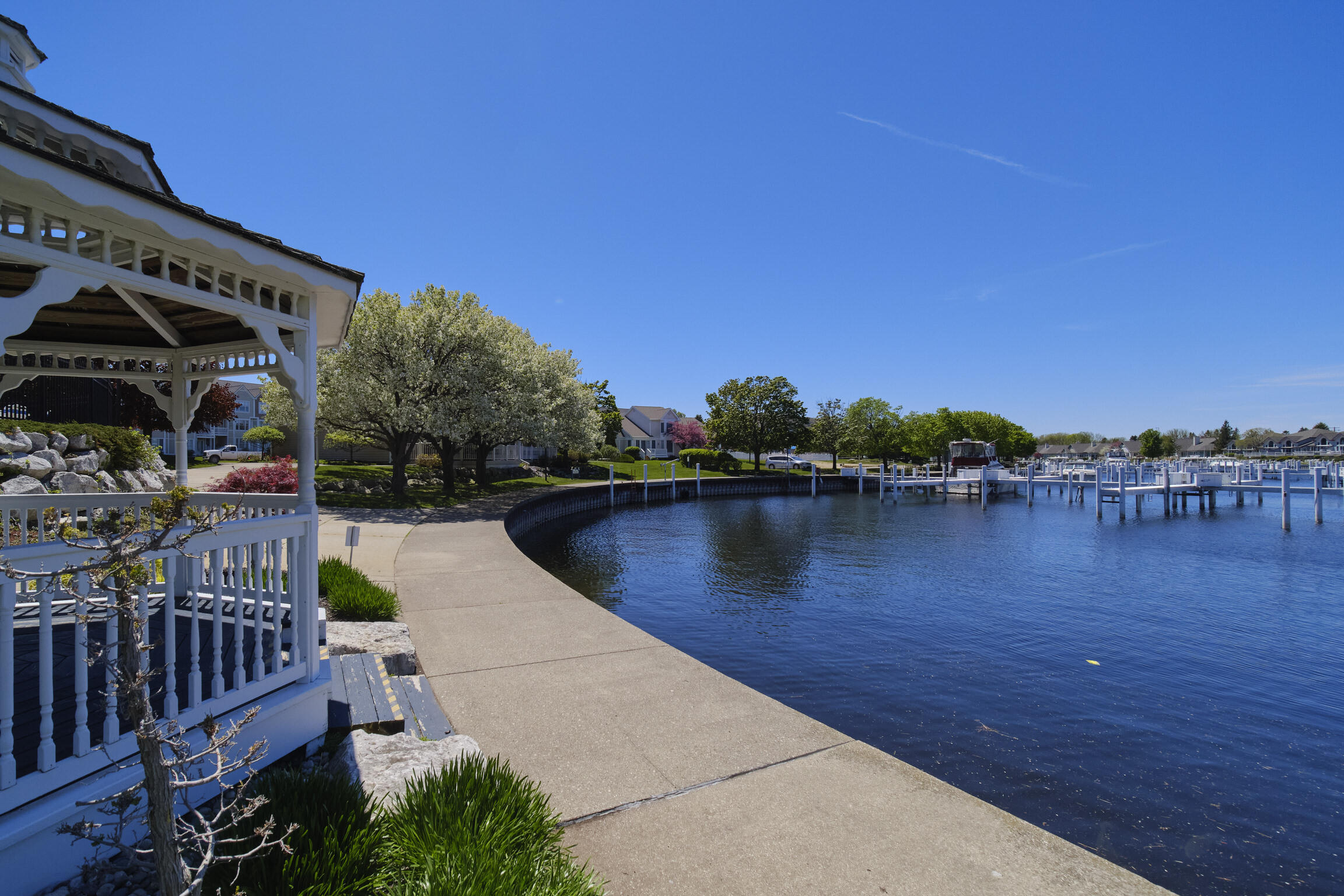 6 Brookharbor N