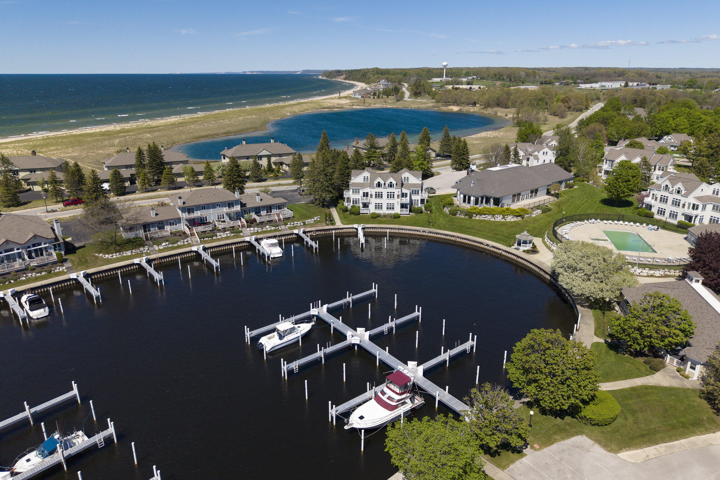 6 Brookharbor N