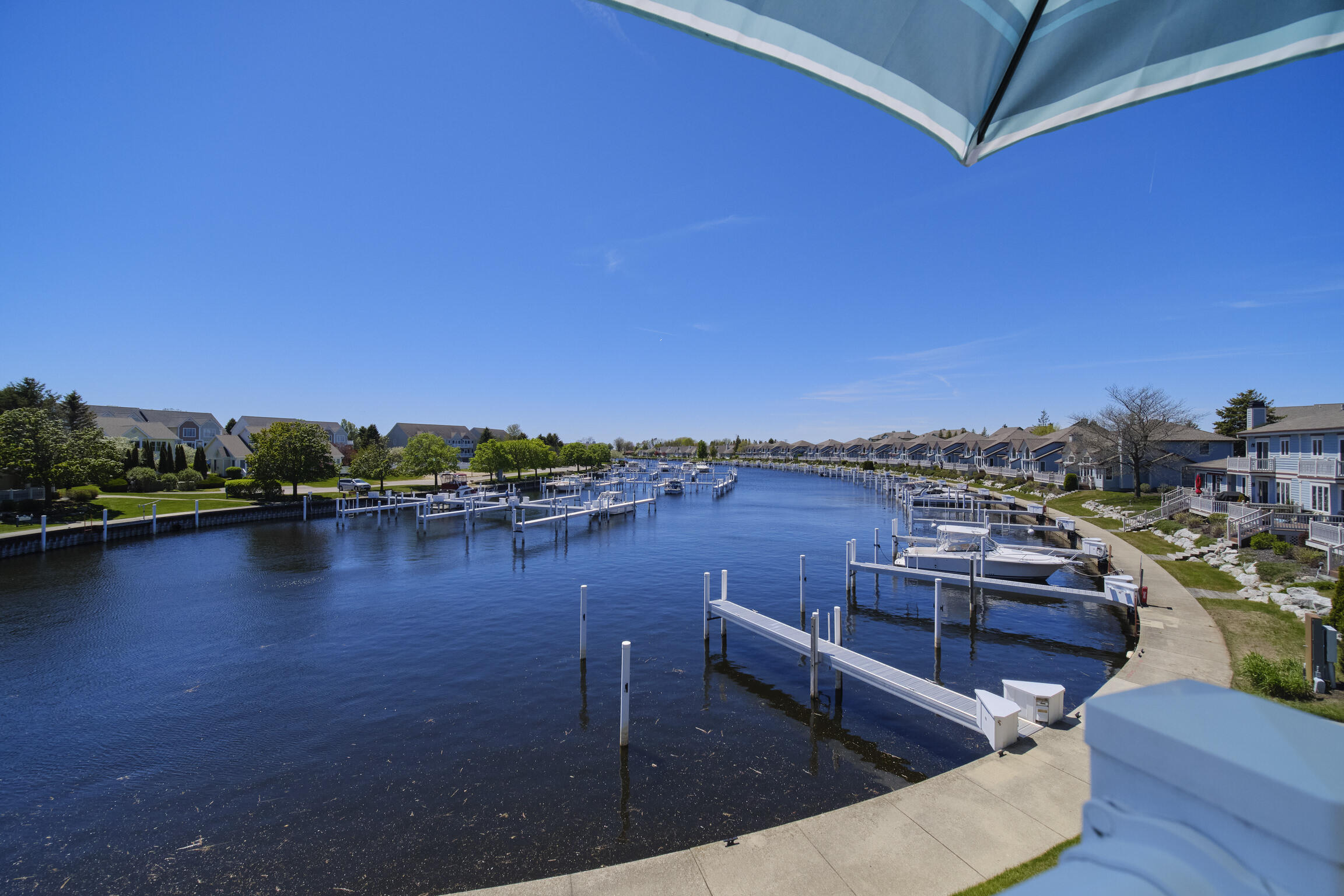 6 Brookharbor N