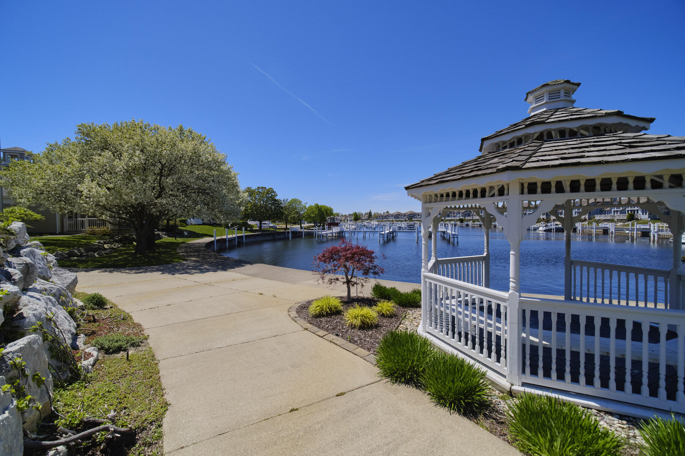 6 Brookharbor N