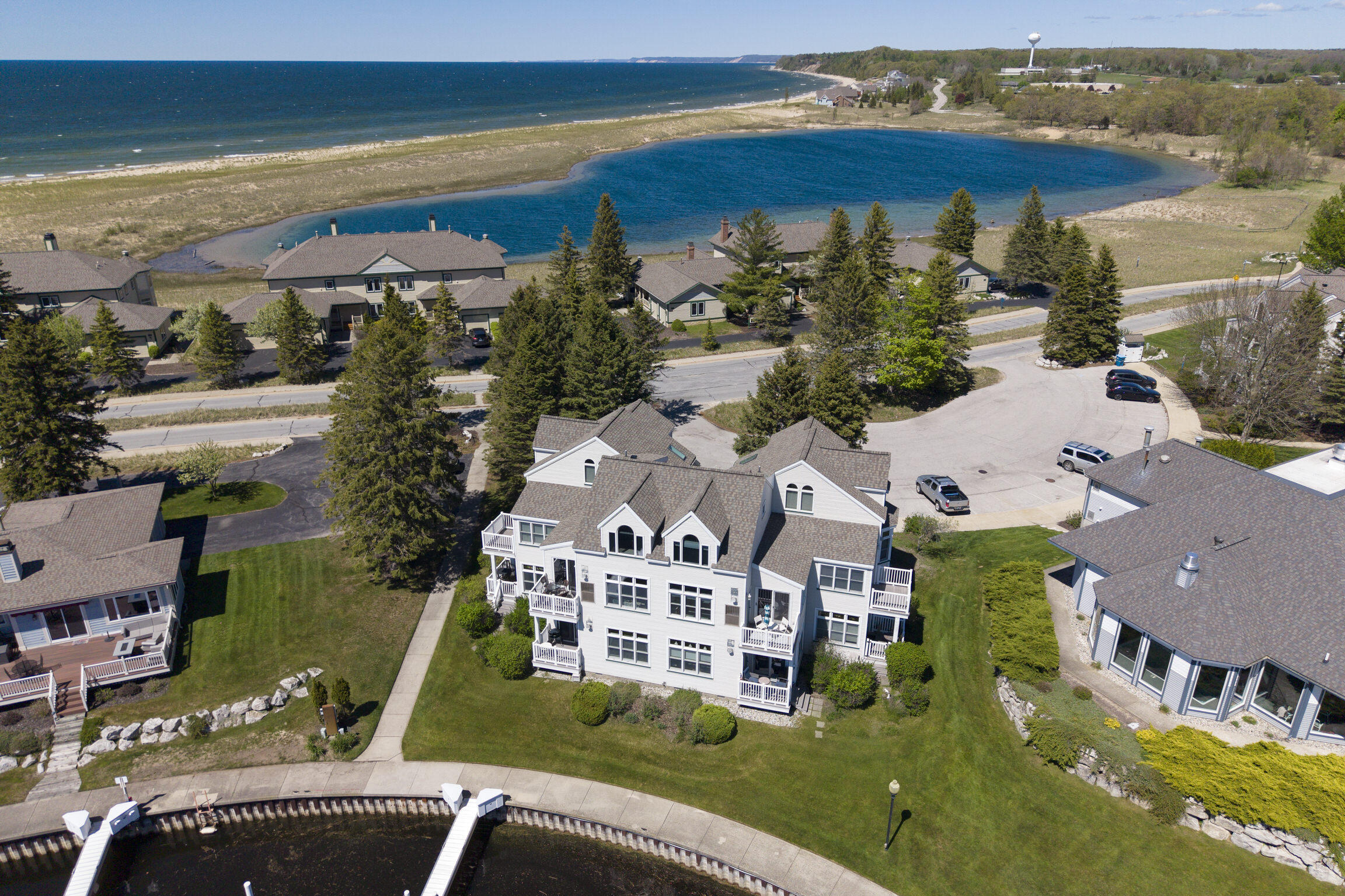 6 Brookharbor N