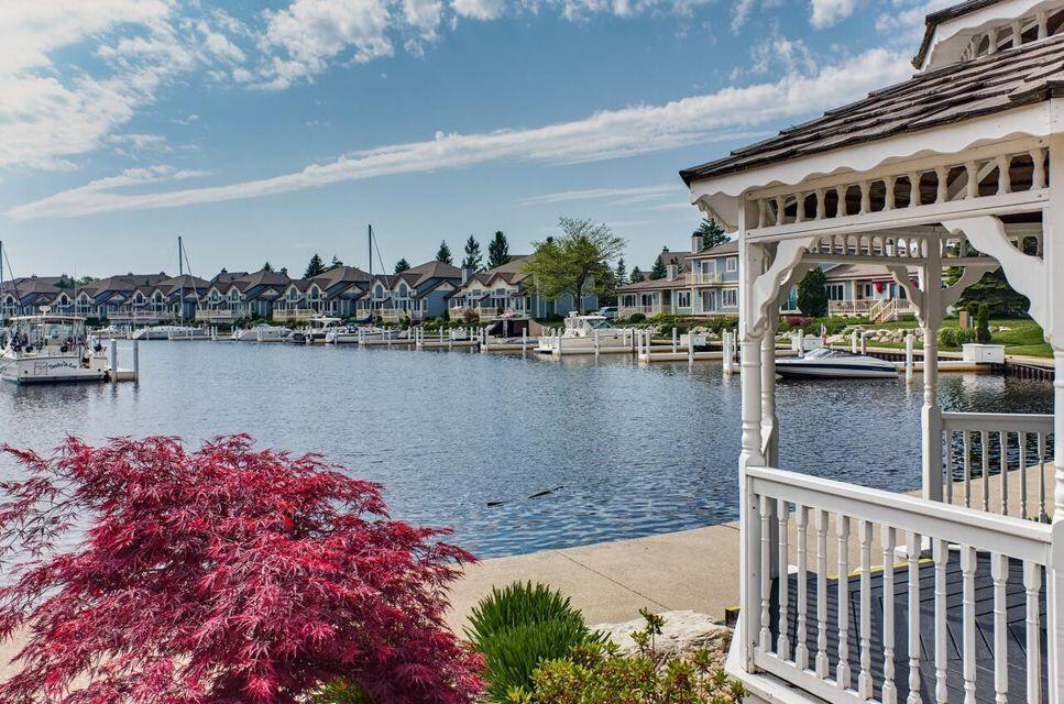 3 Brookharbor N