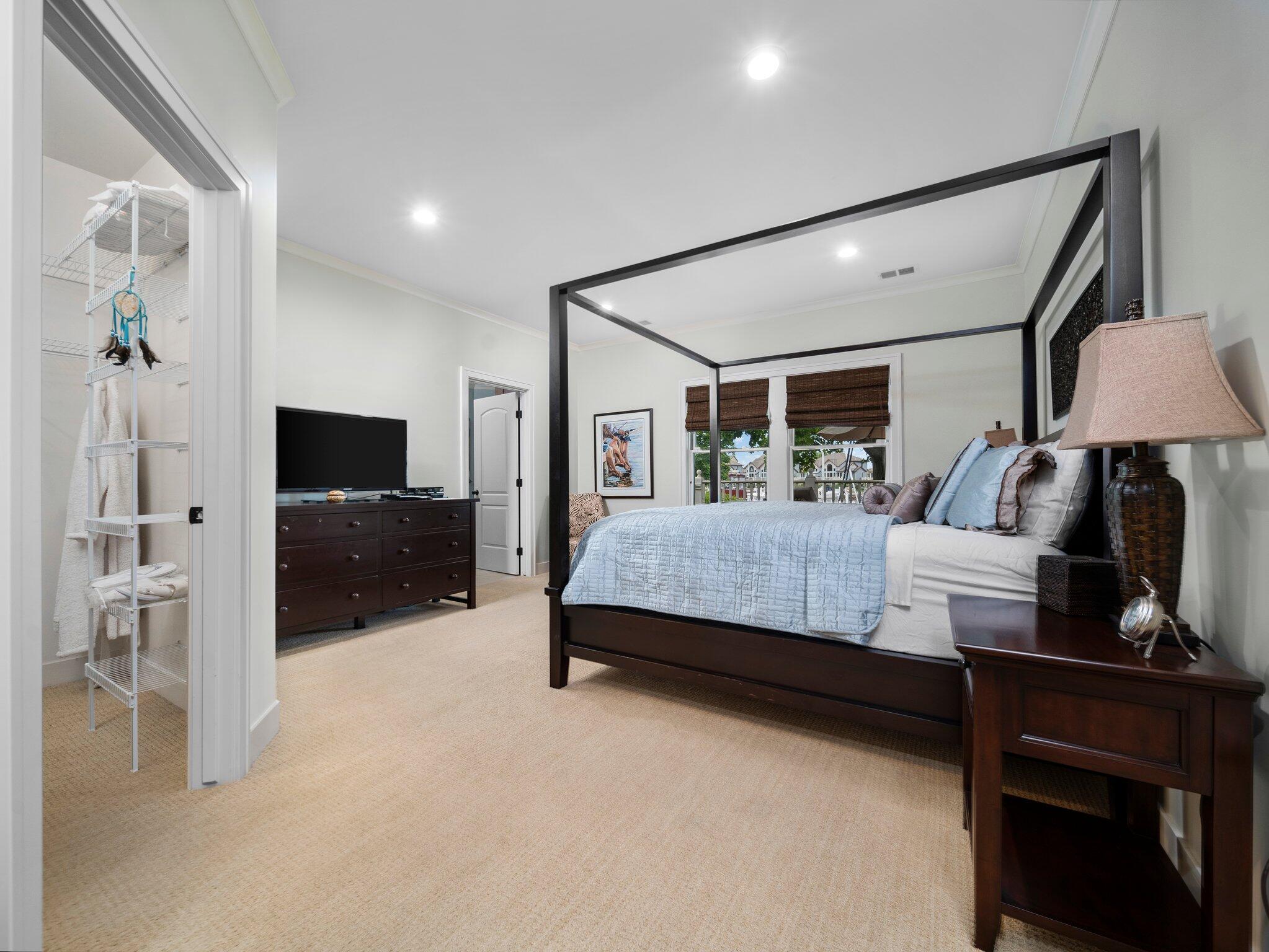100 Marina Drive N