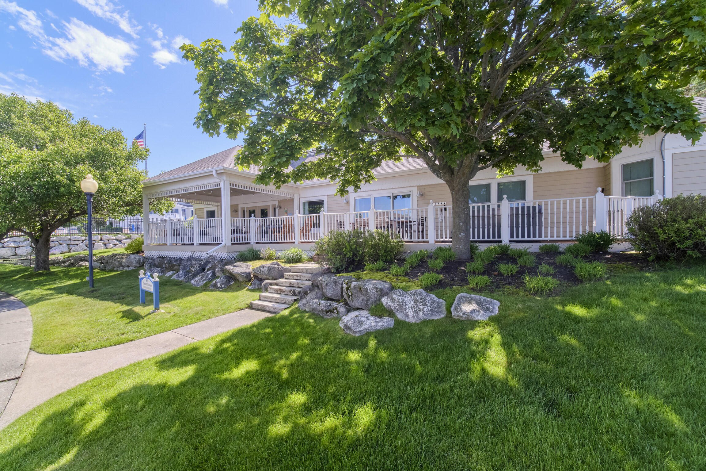 100 Marina Drive N