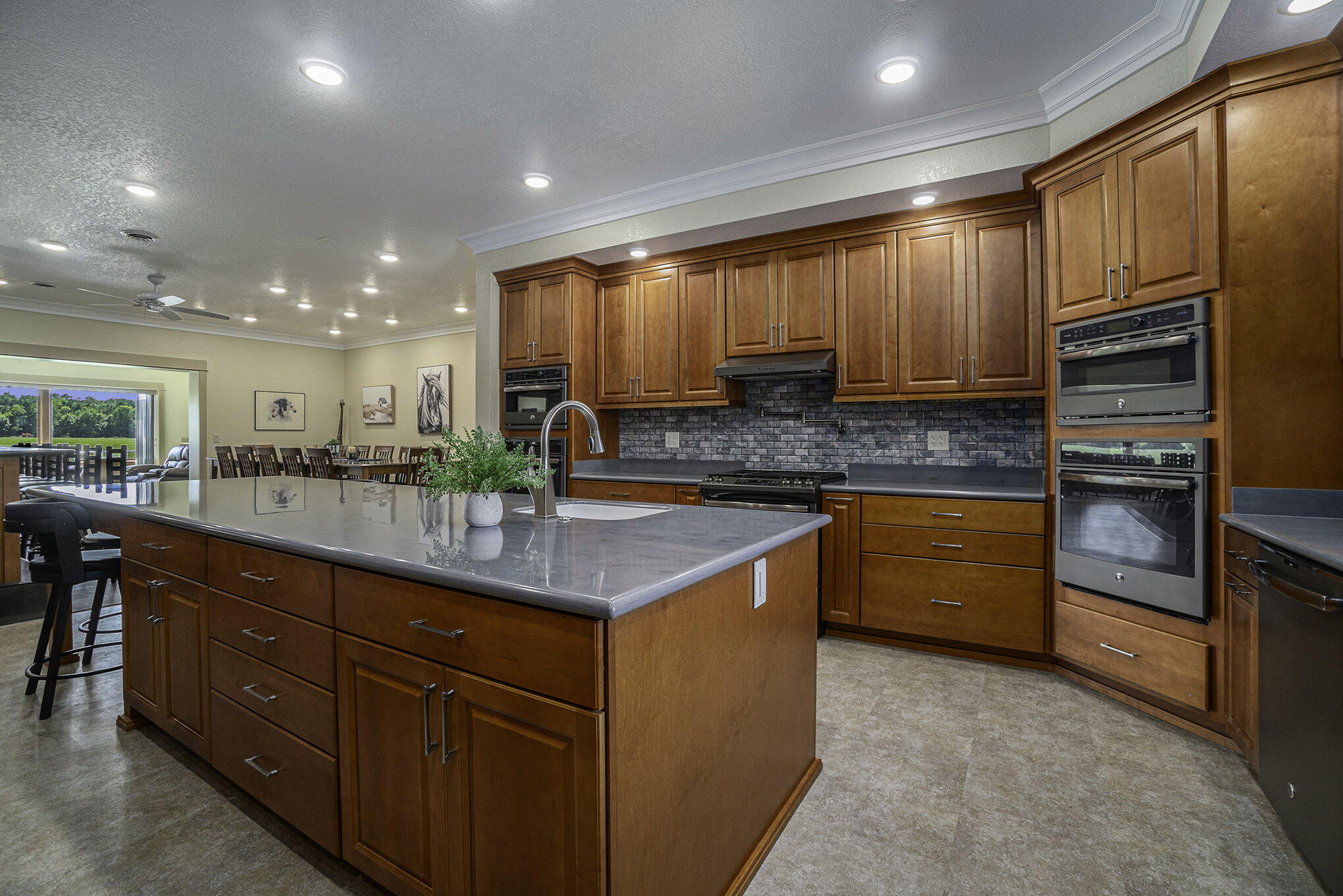 5859 Potter Road