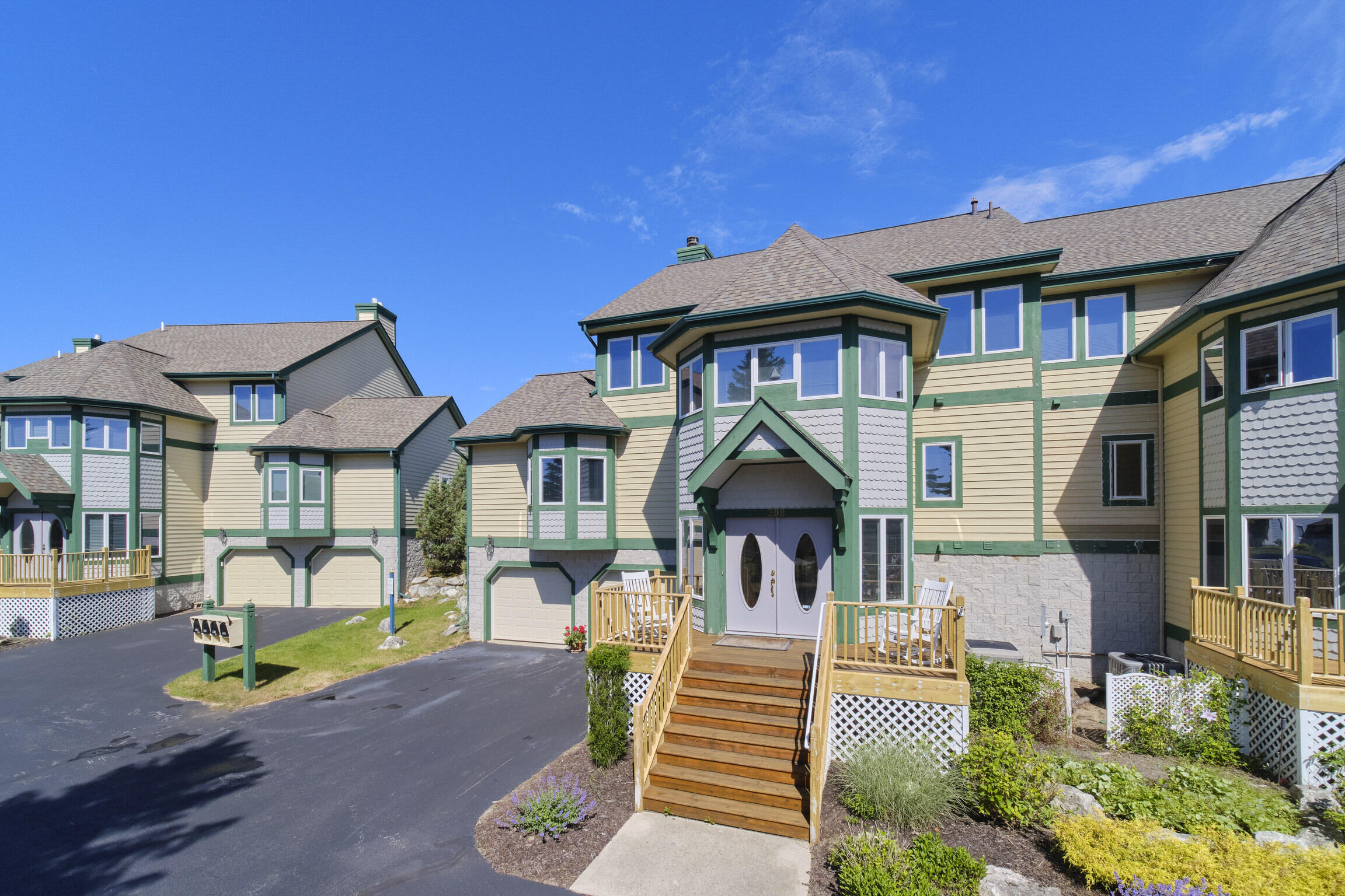 298 N Lakeshore Drive