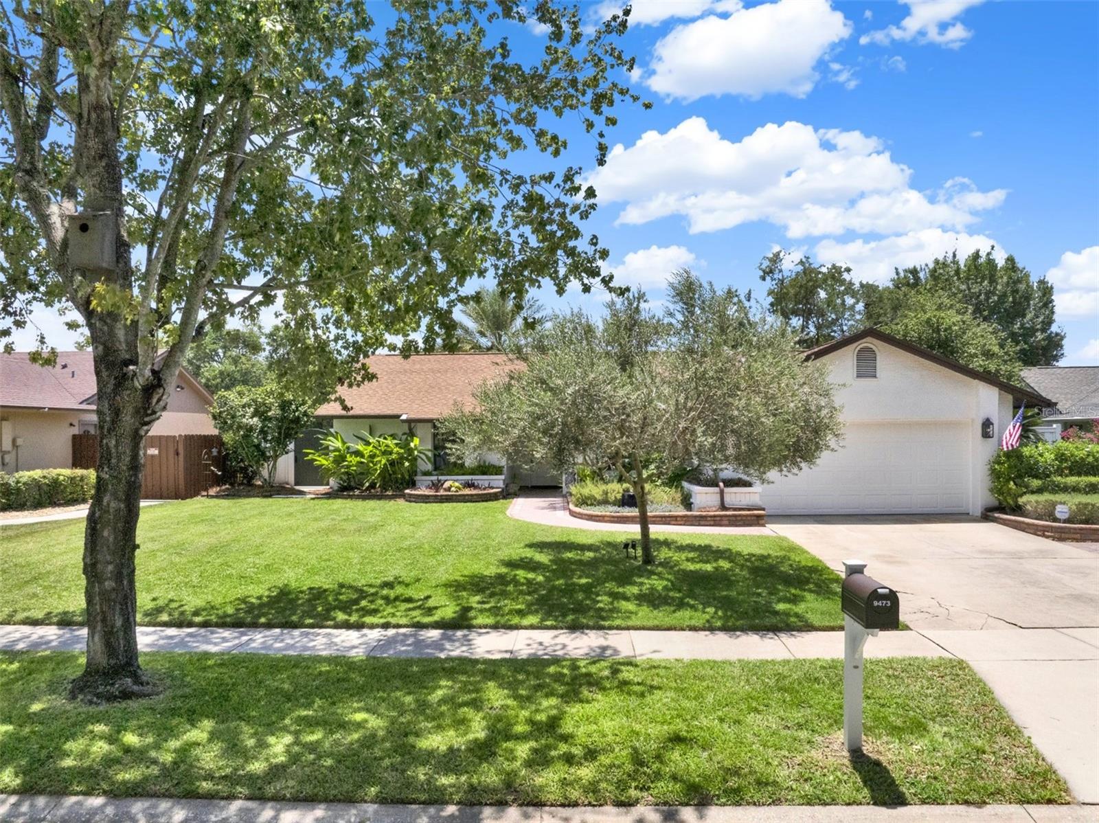 9473 PALM TREE DR