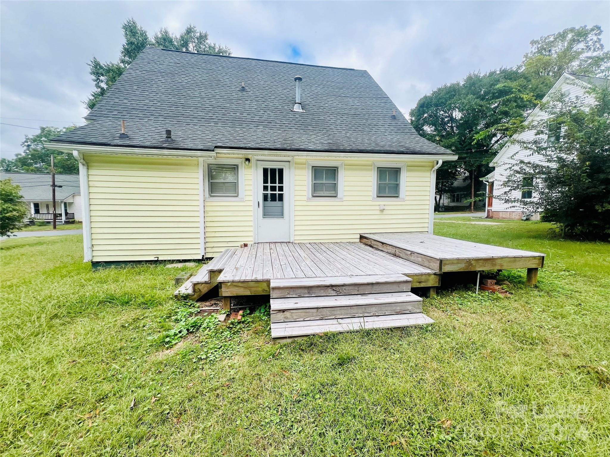 299 Misenheimer Drive NW