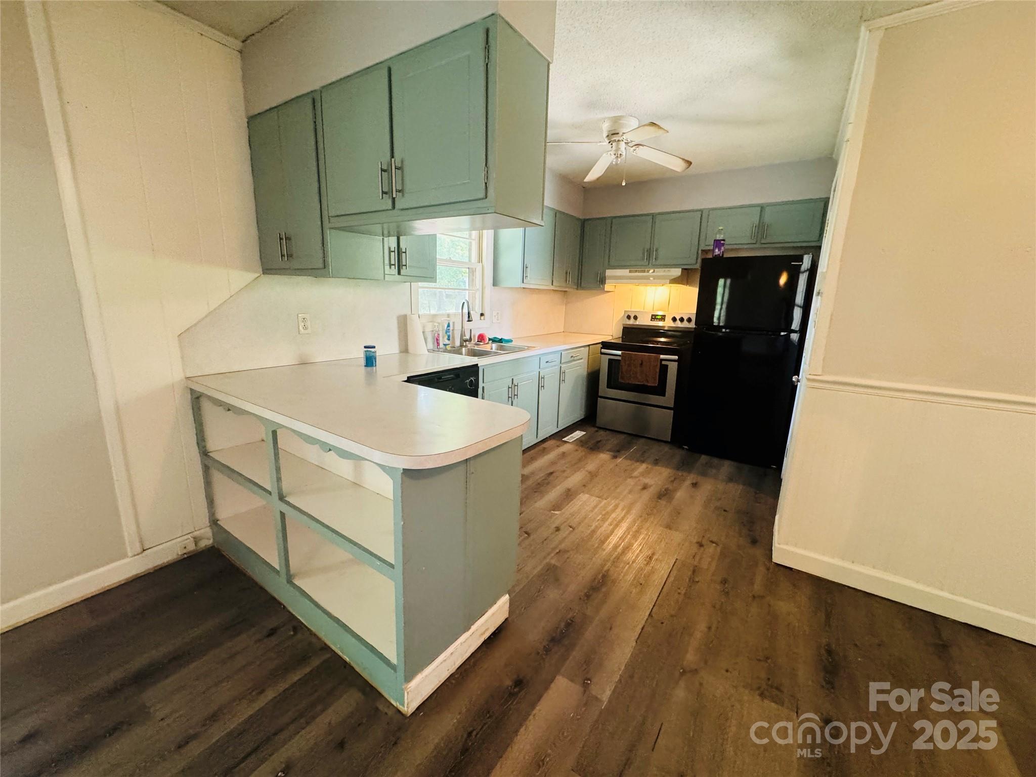 316 Meadowood Circle