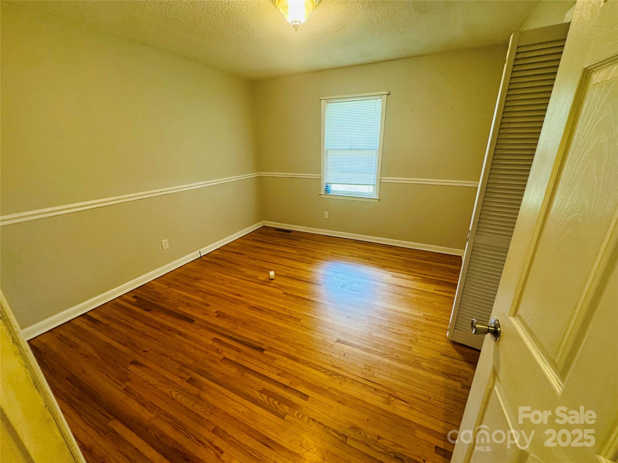 316 Meadowood Circle