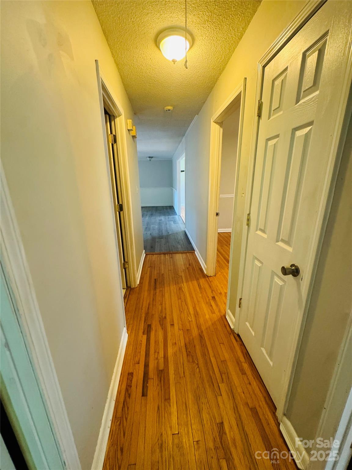 316 Meadowood Circle