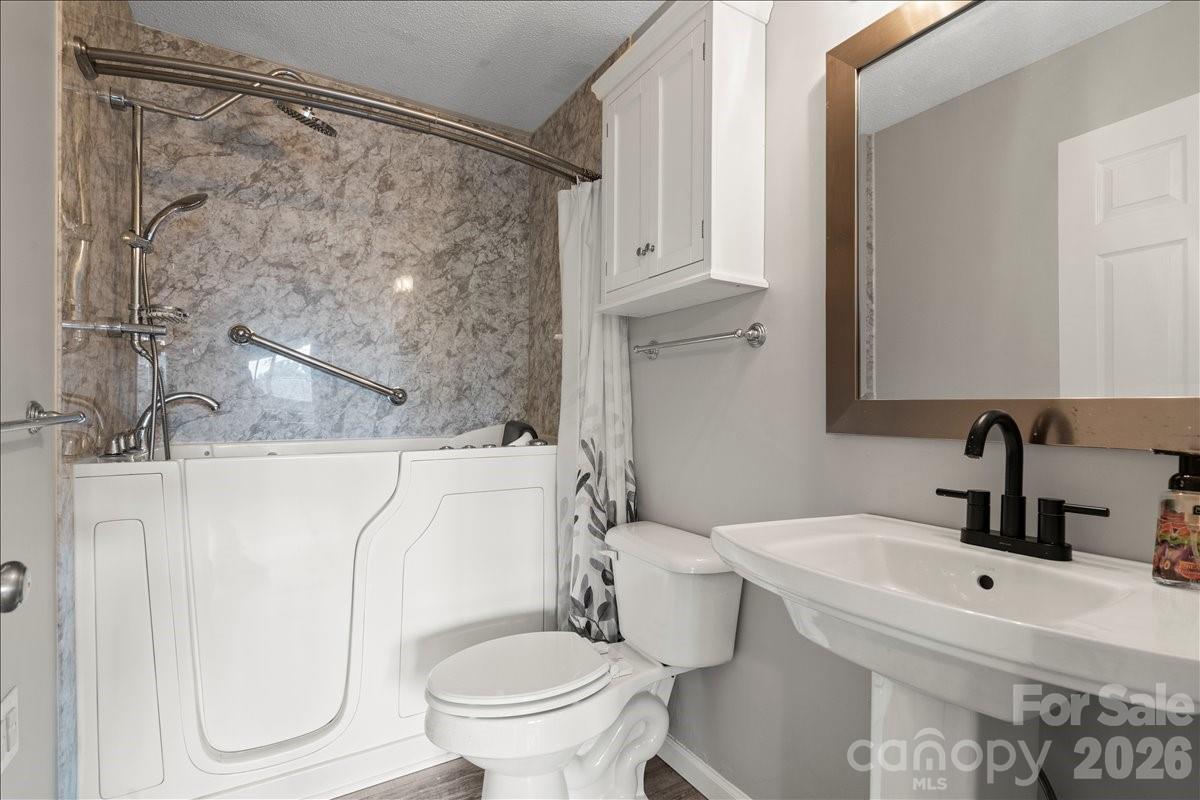 6610 Point Comfort Lane