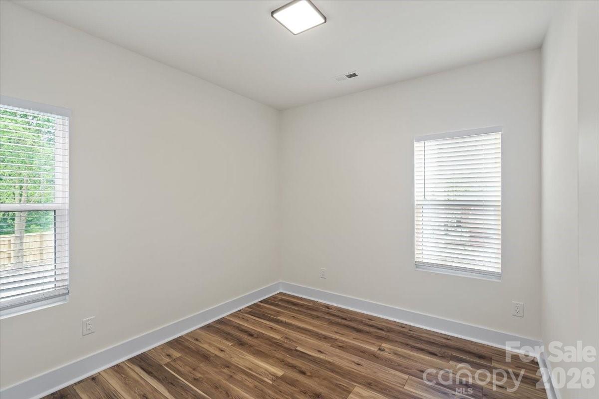 220 Lincoln Street SW