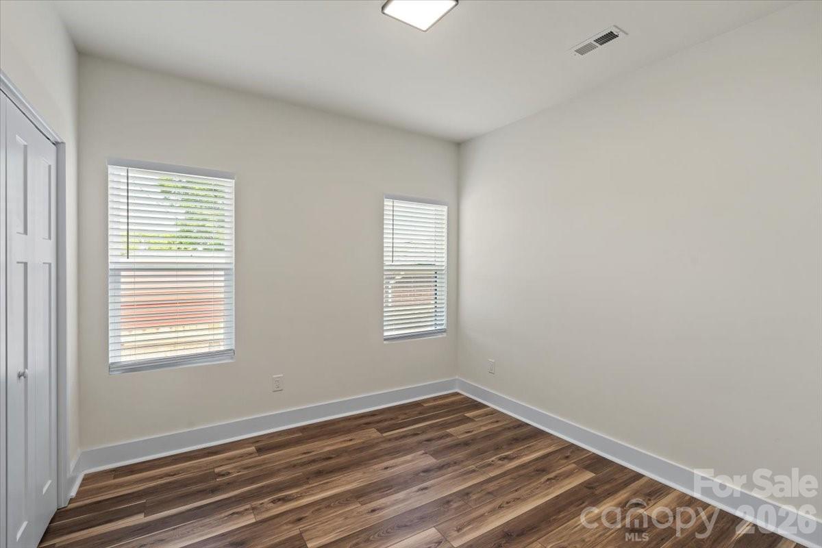 220 Lincoln Street SW