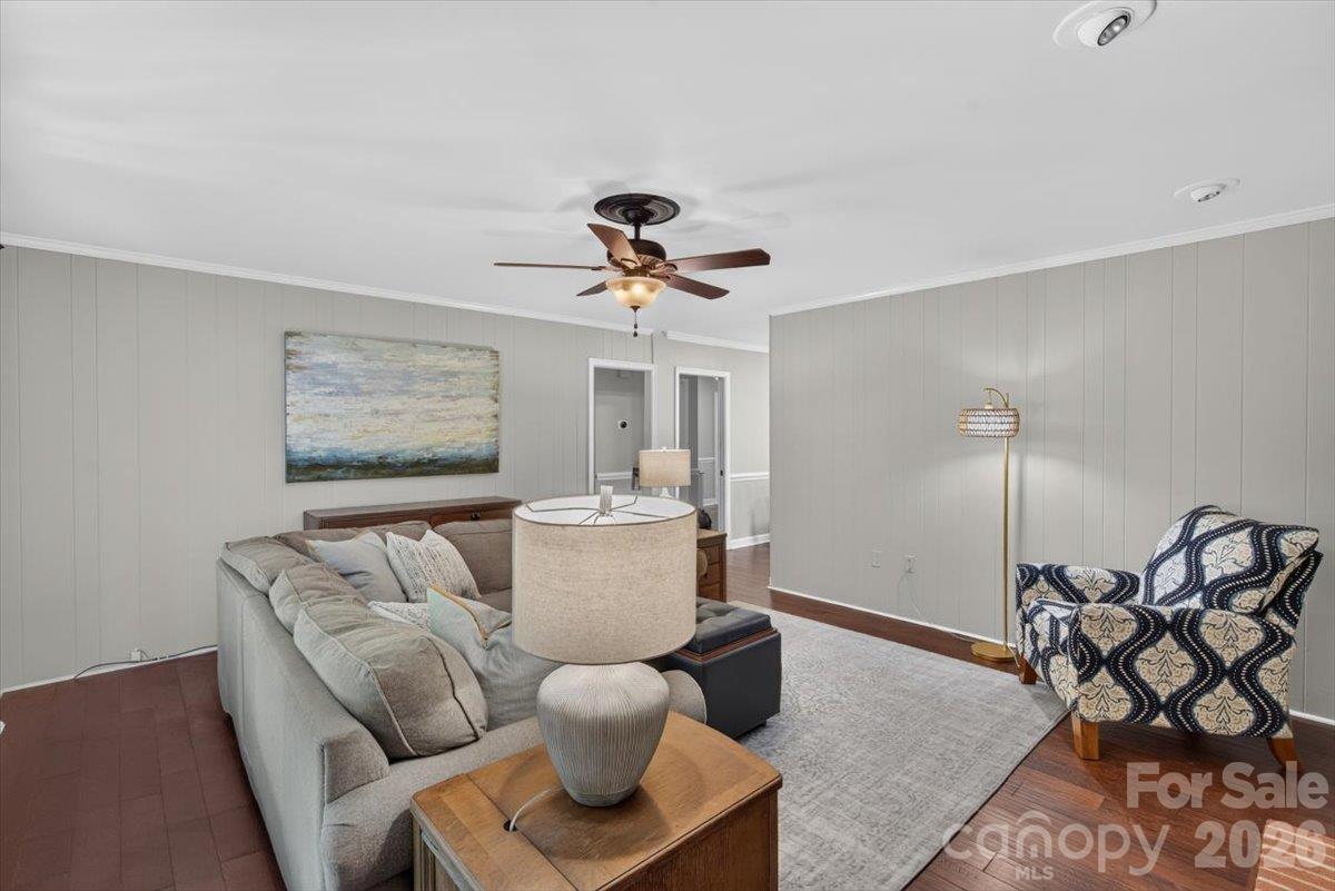 4124 Bridgewood Lane