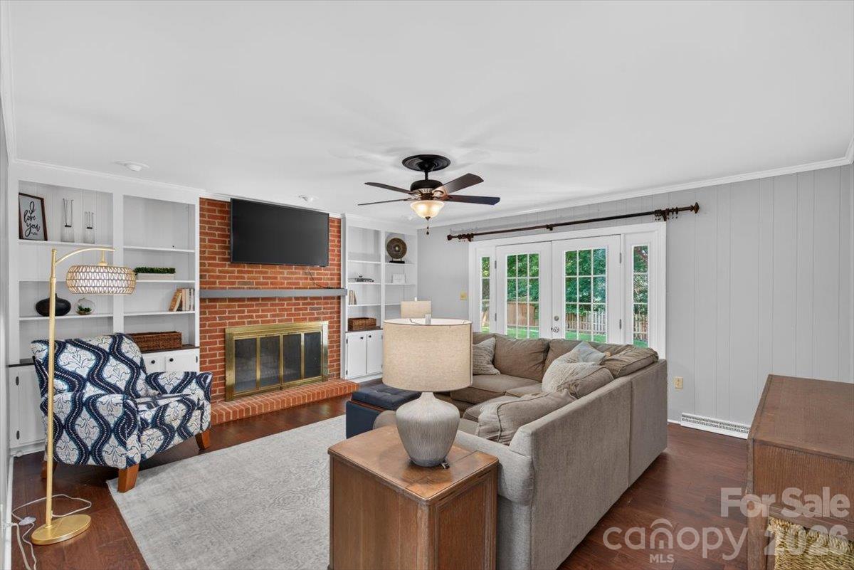 4124 Bridgewood Lane