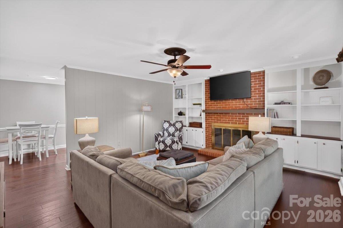 4124 Bridgewood Lane
