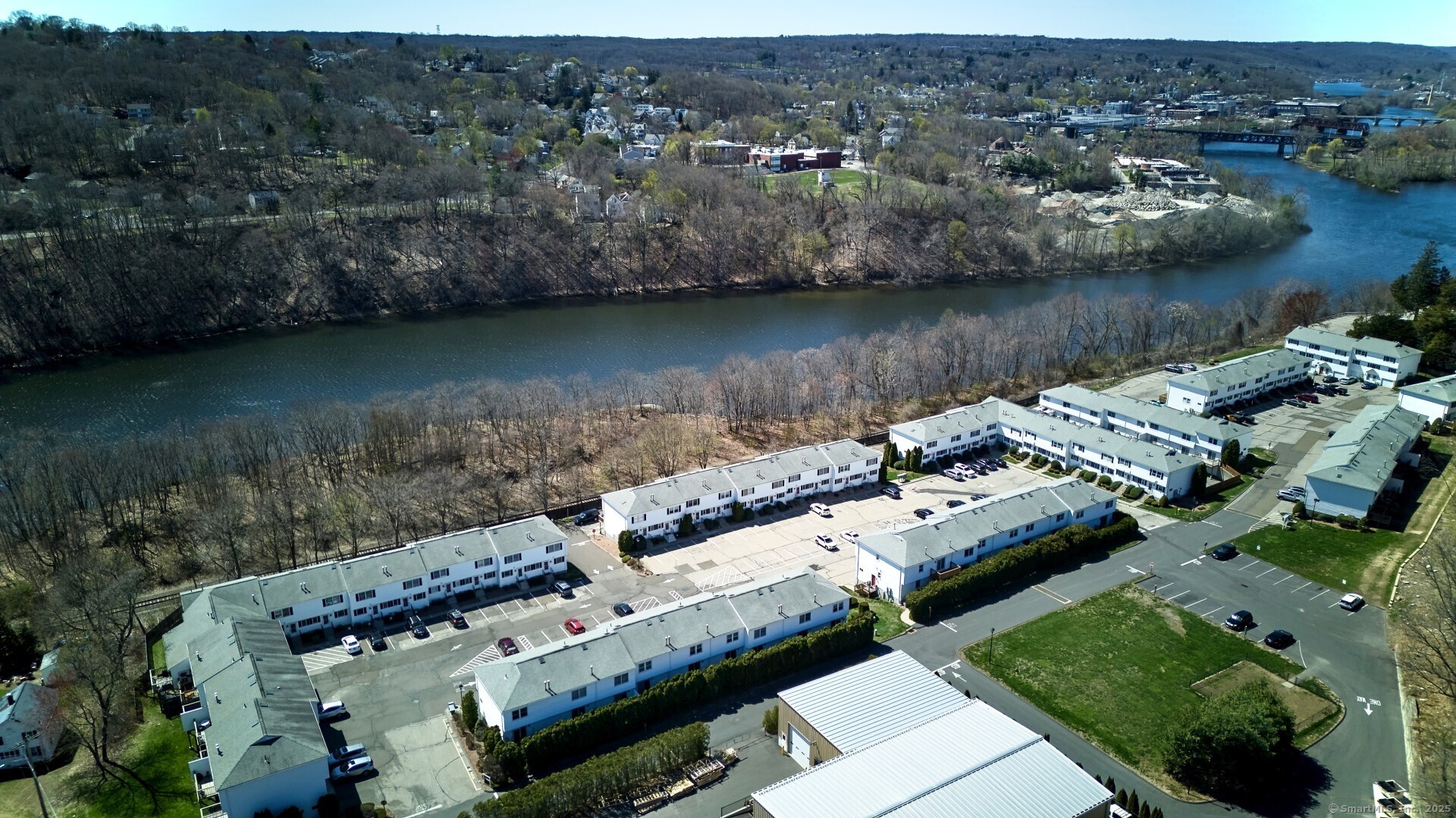 11 Commodore Commons Unit: 11