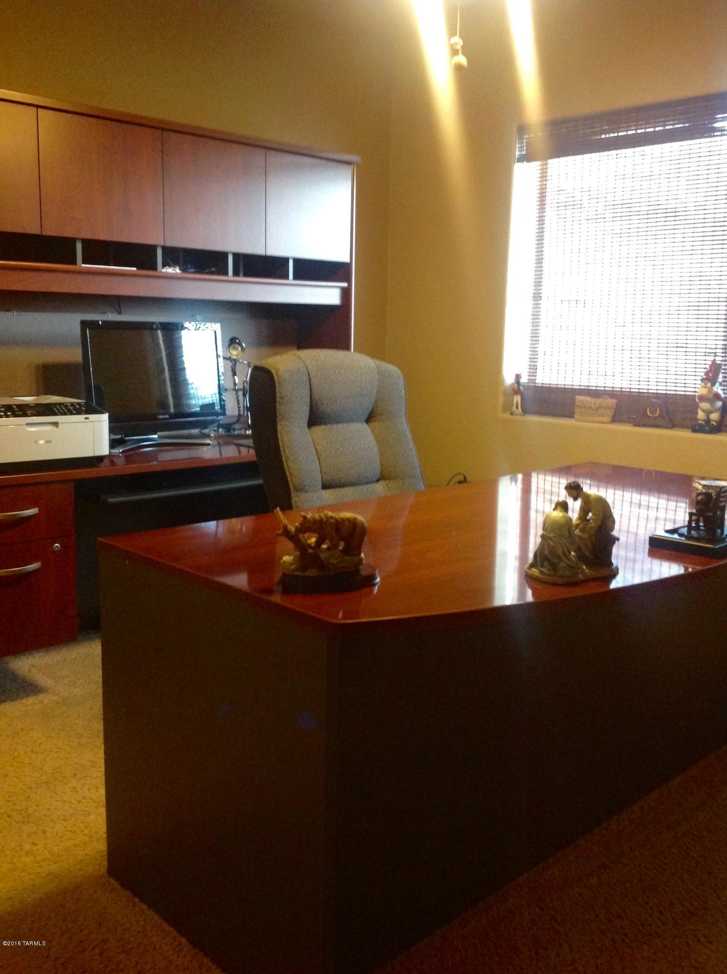 571 N Las Flores Drive