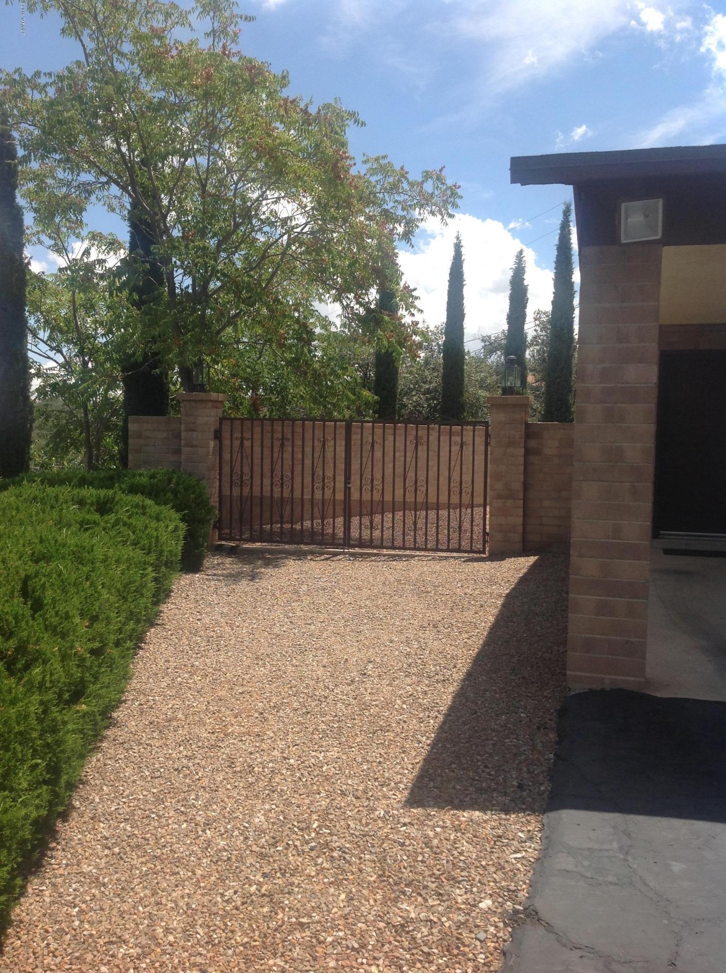 571 N Las Flores Drive