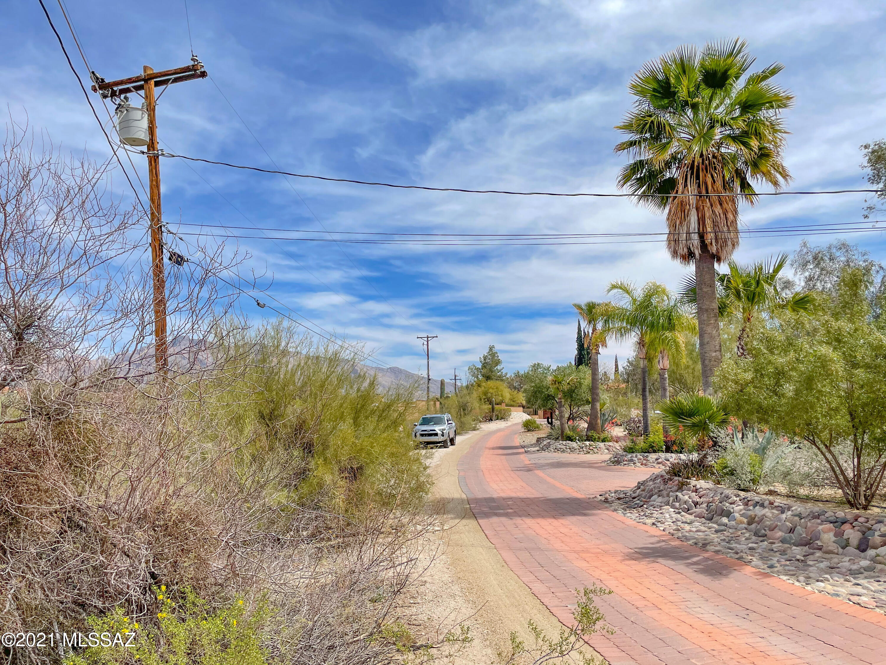 770 W Cresta Loma Drive Unit: -