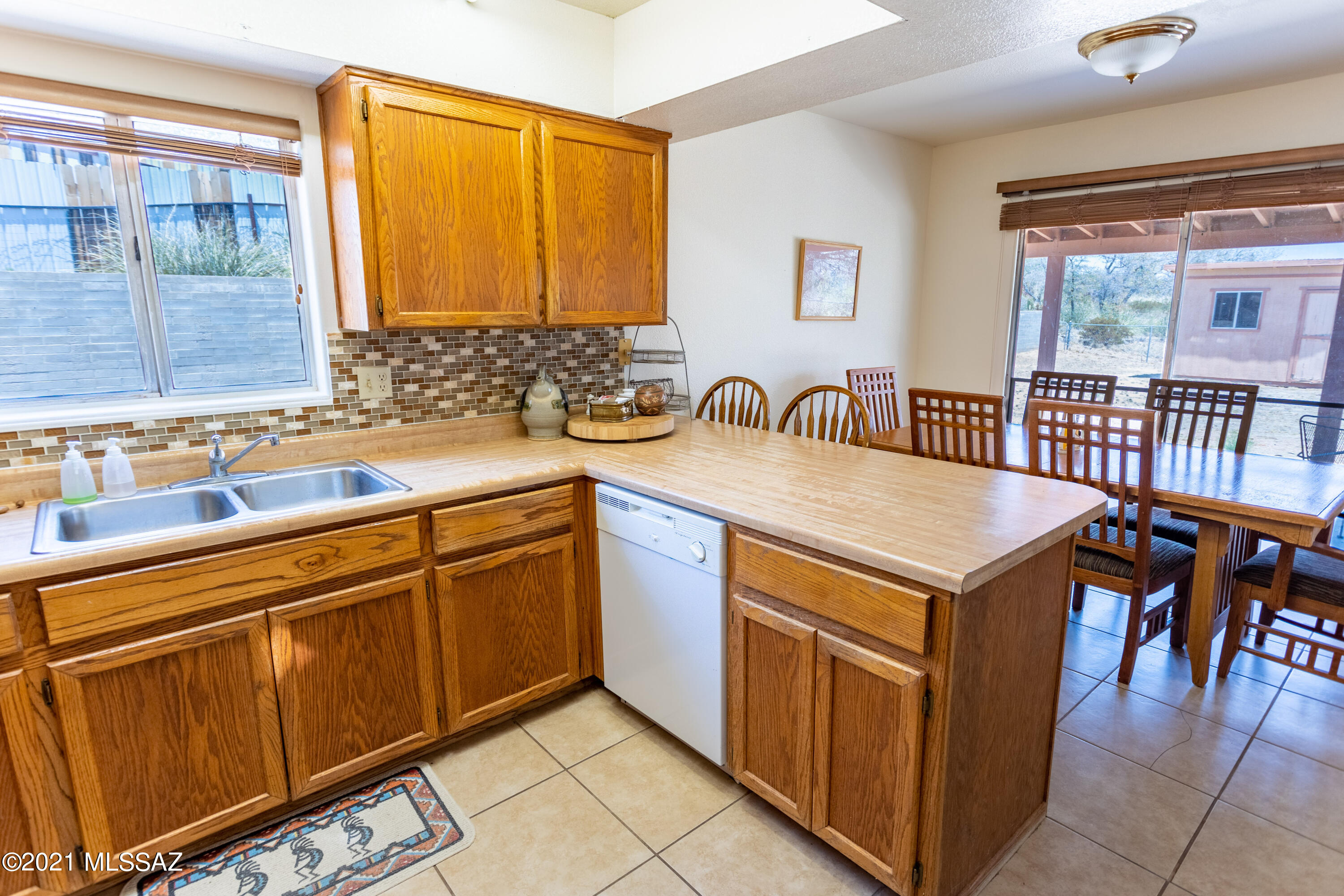 605 N Oak Hills Place