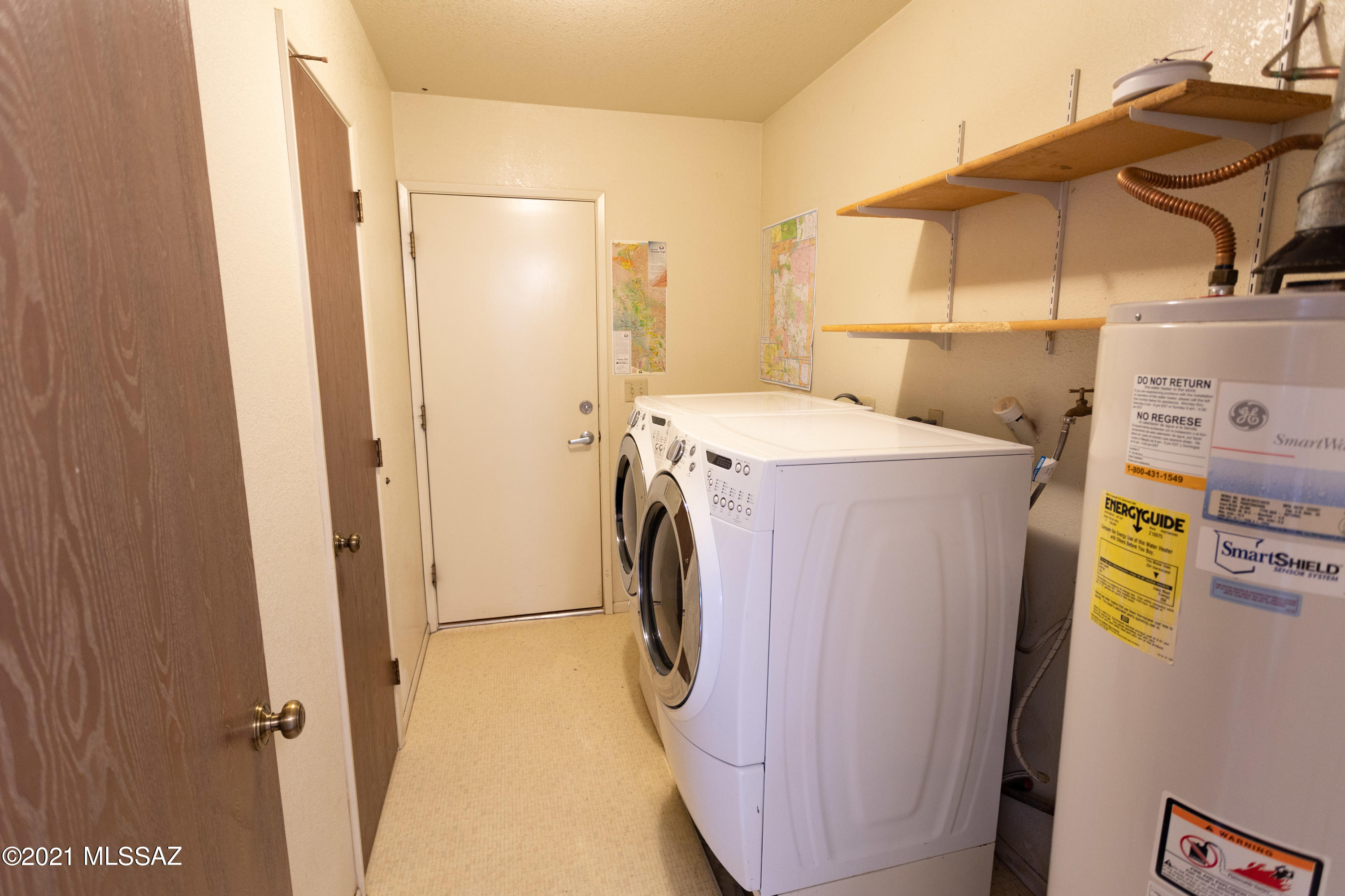 605 N Oak Hills Place