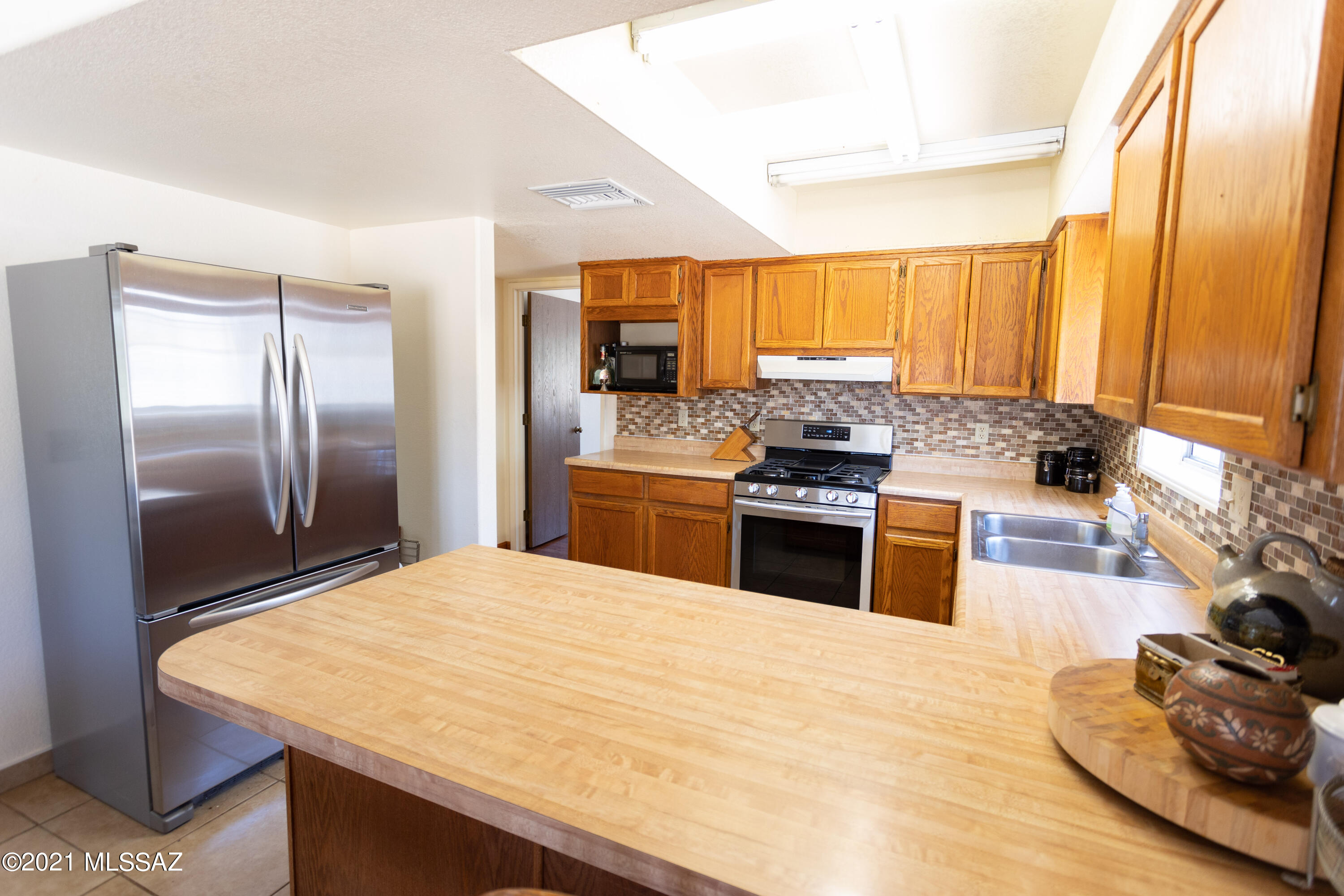 605 N Oak Hills Place