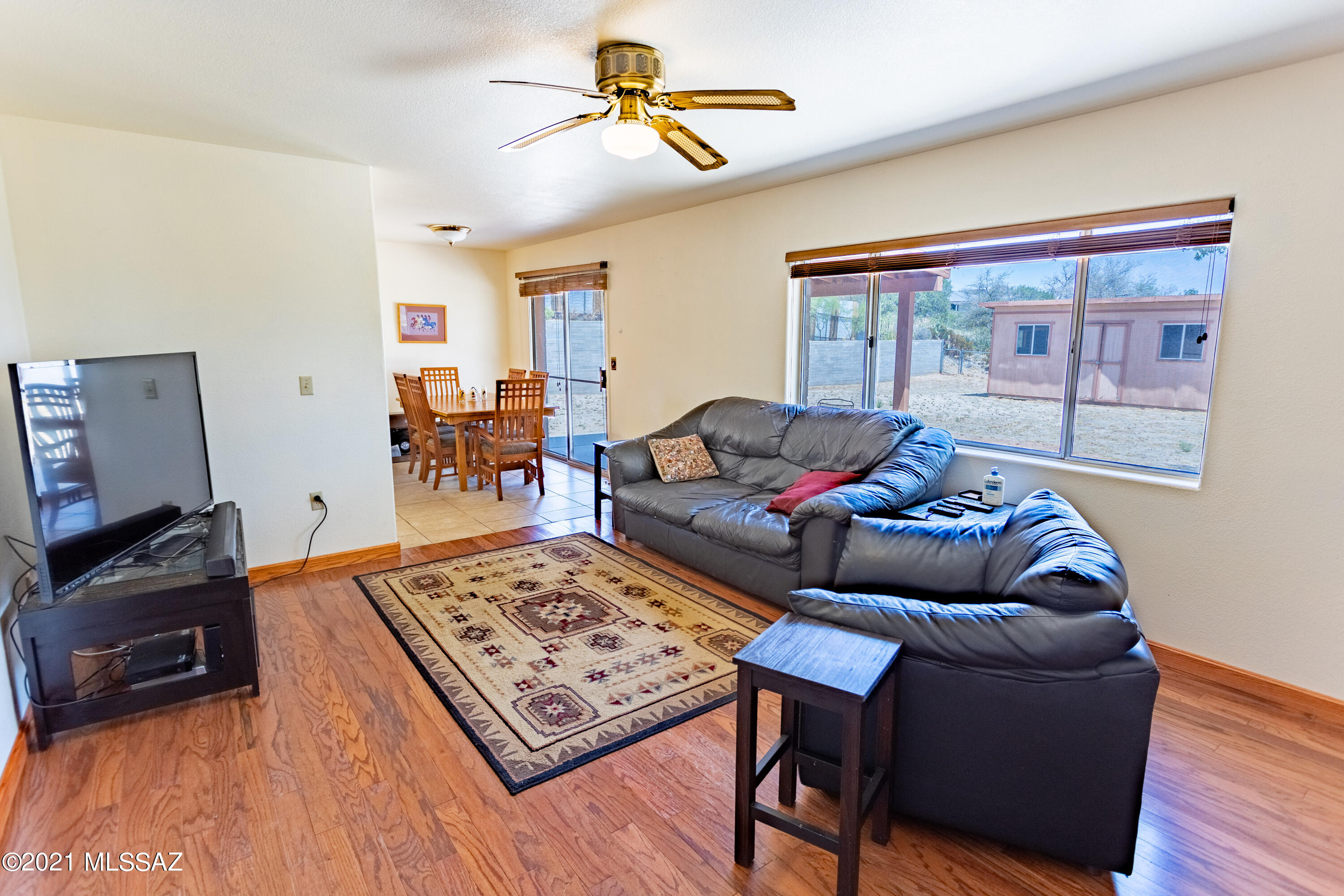 605 N Oak Hills Place