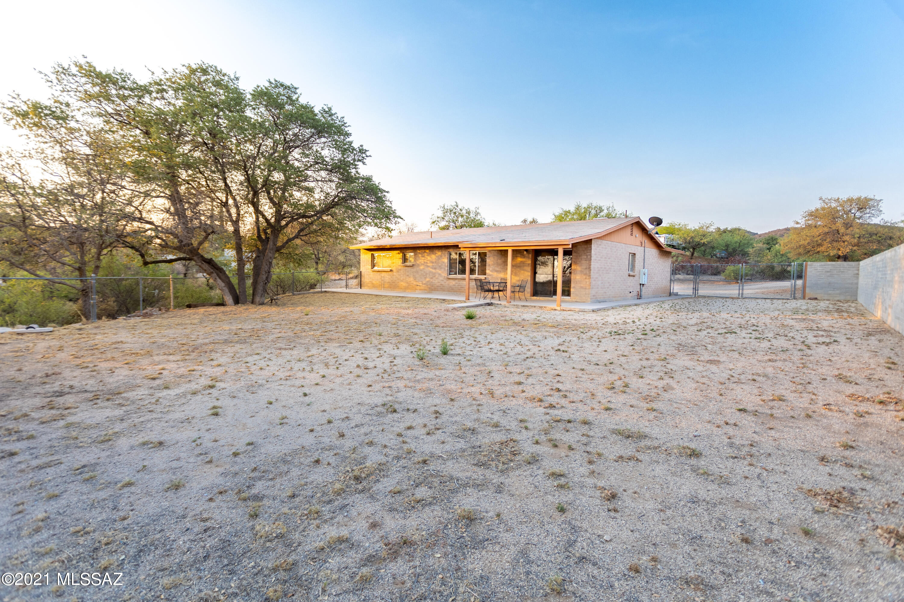 605 N Oak Hills Place