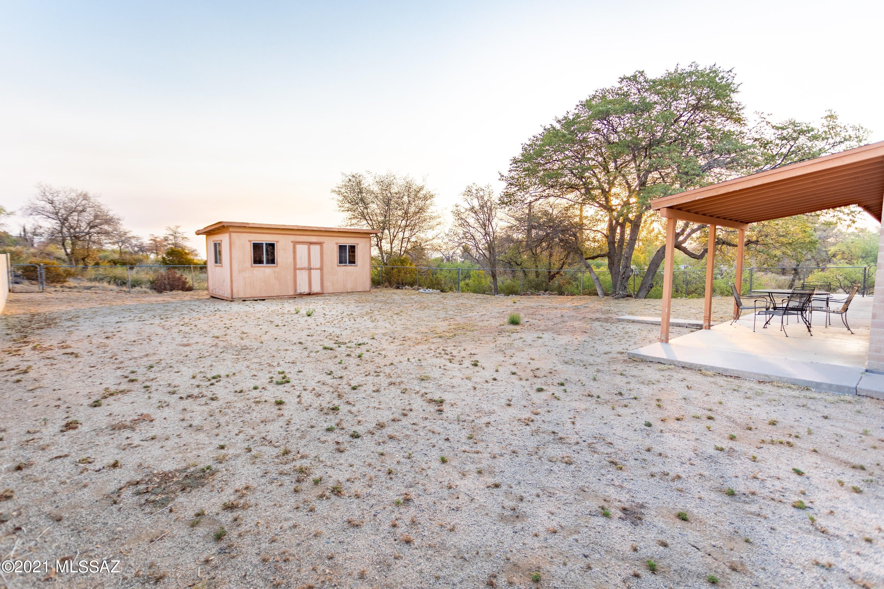 605 N Oak Hills Place