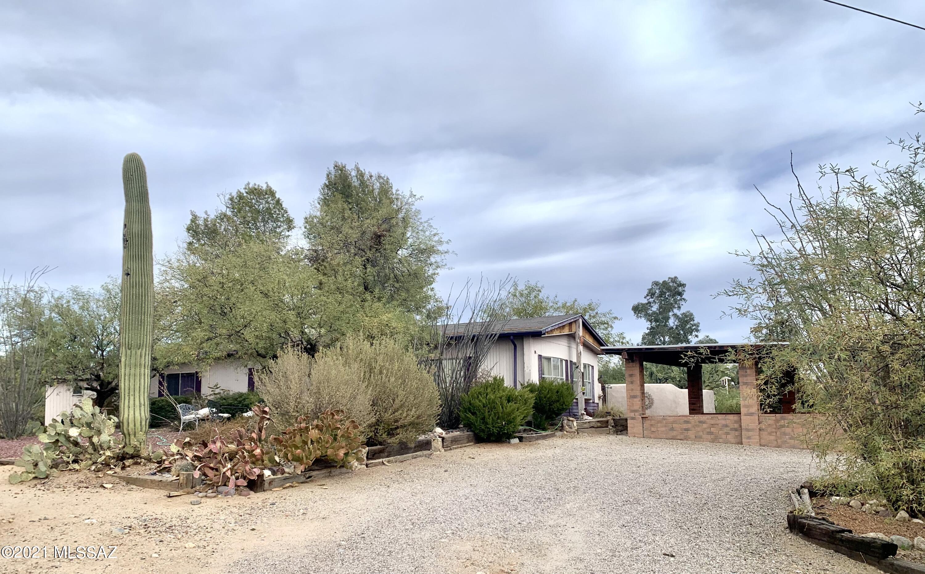 3161 E Thistle Street