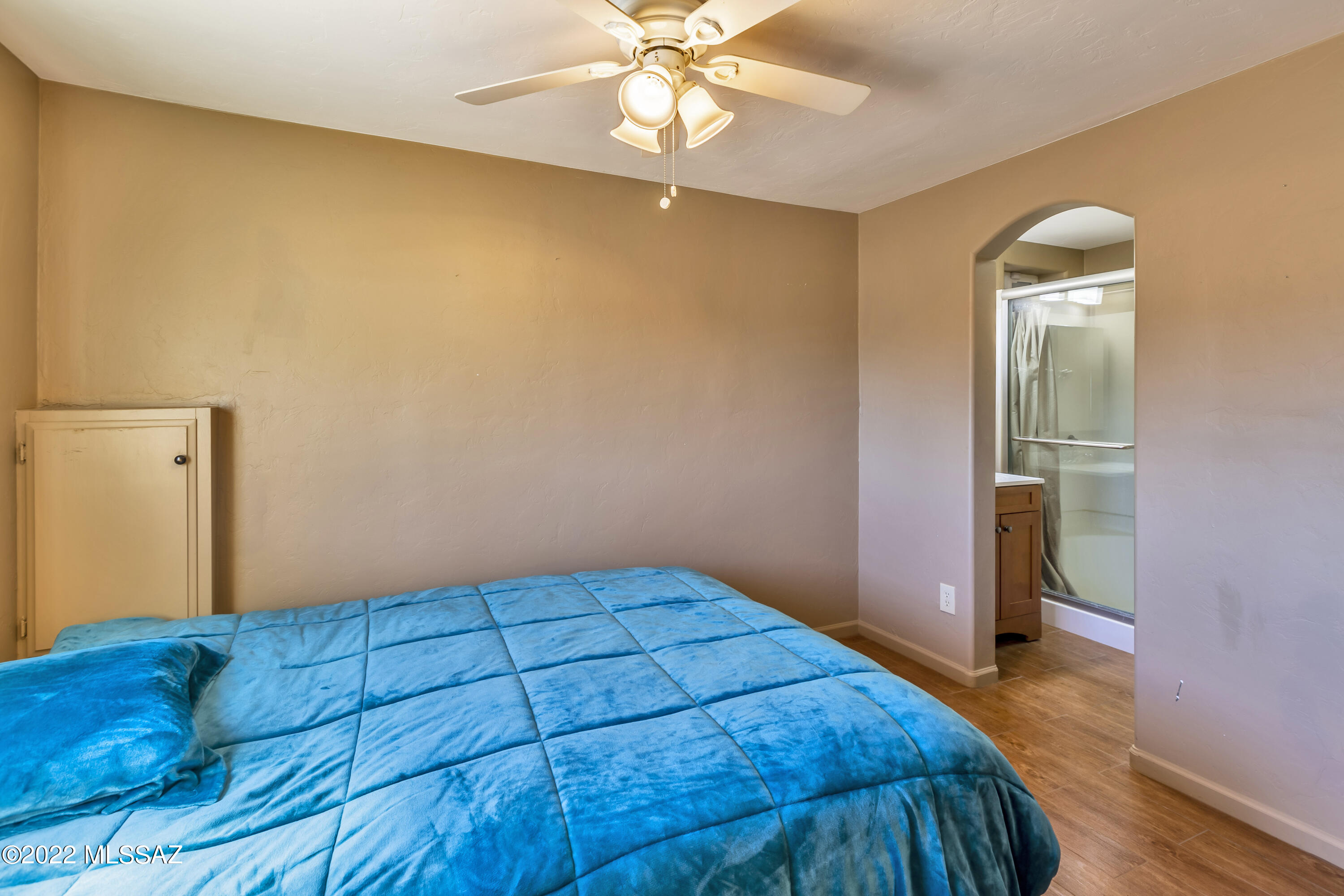 110 E Dungan Drive