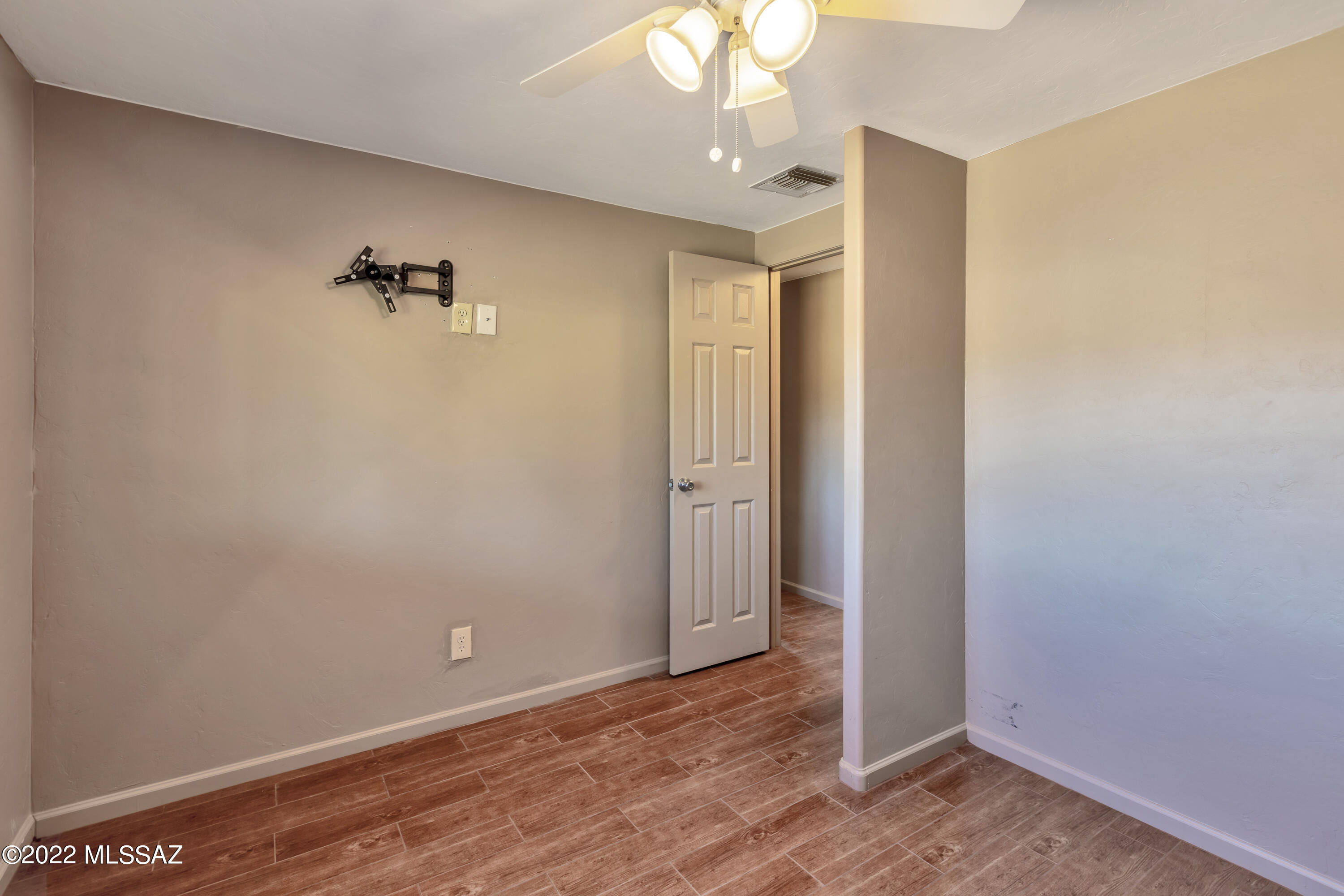 110 E Dungan Drive