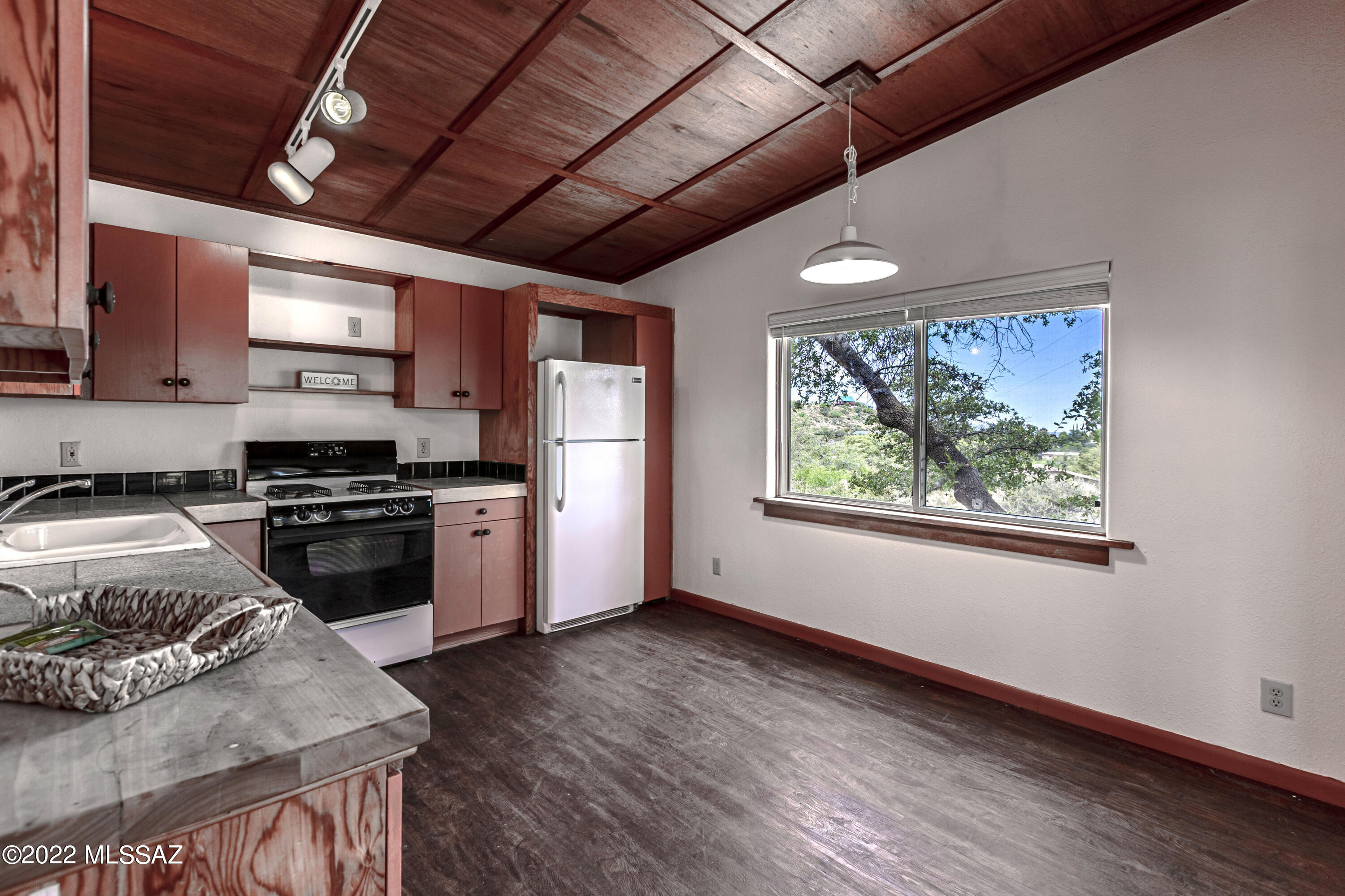 149 N Cedar Ridge Drive