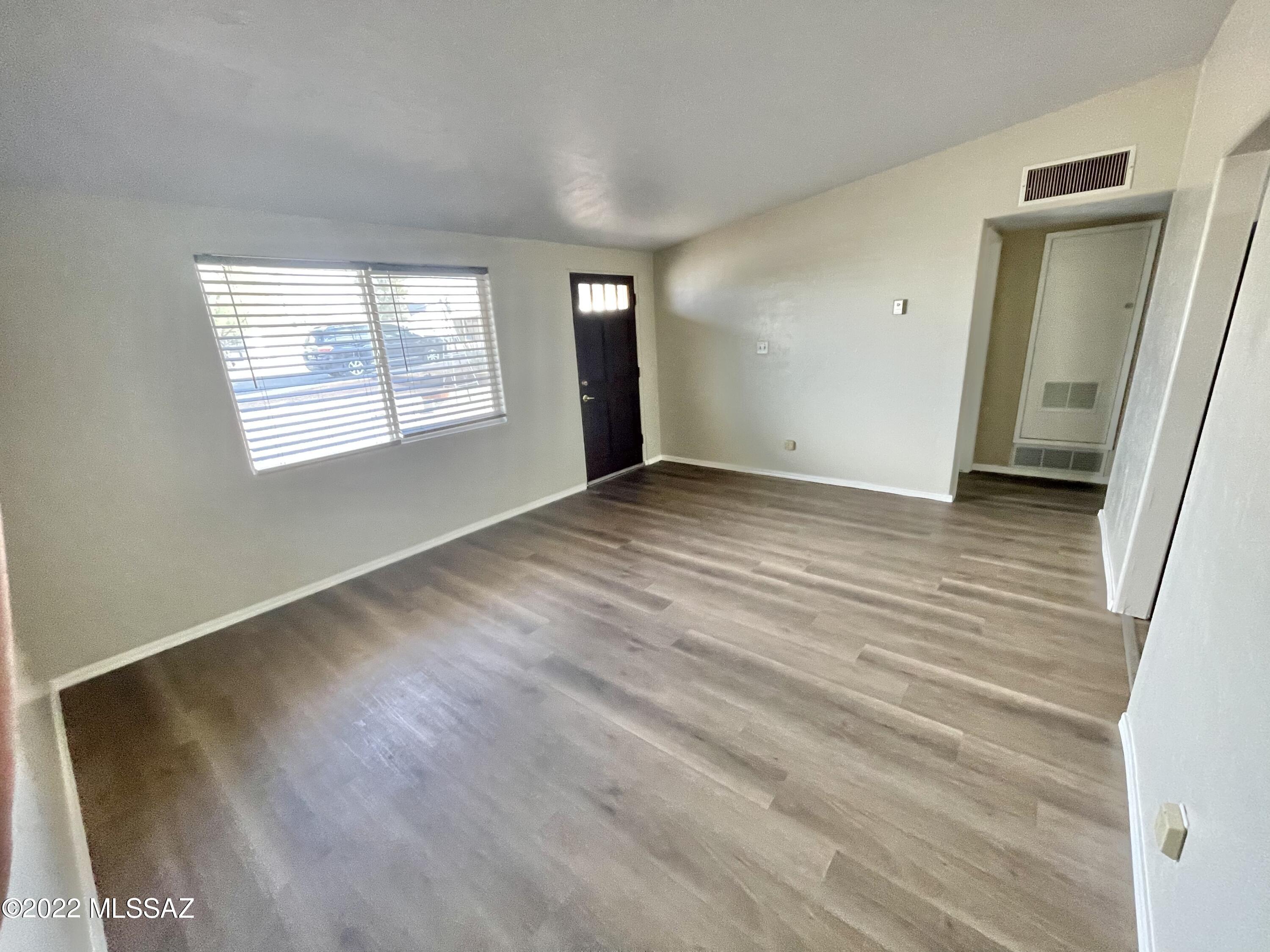 114 W Webb Drive