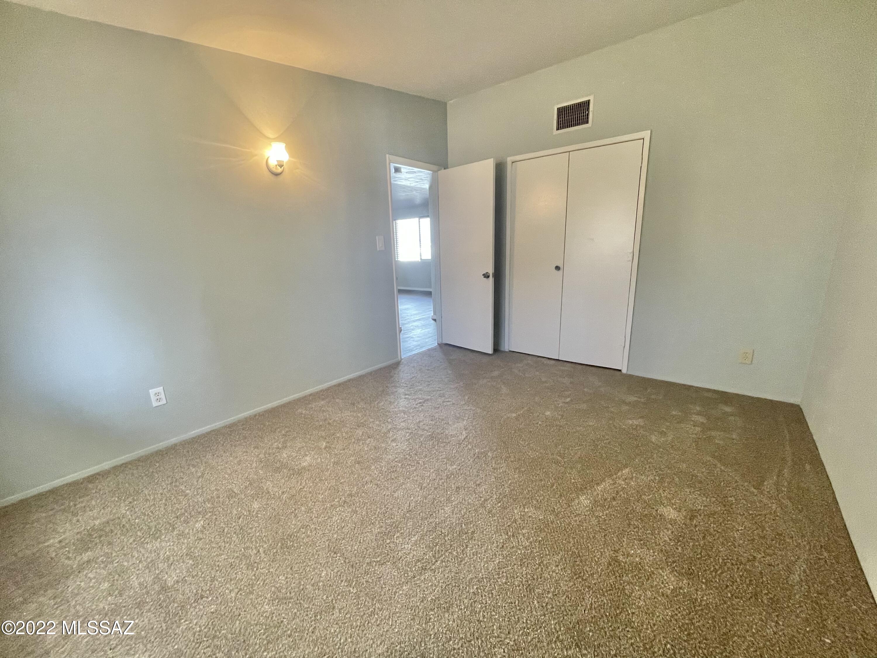114 W Webb Drive