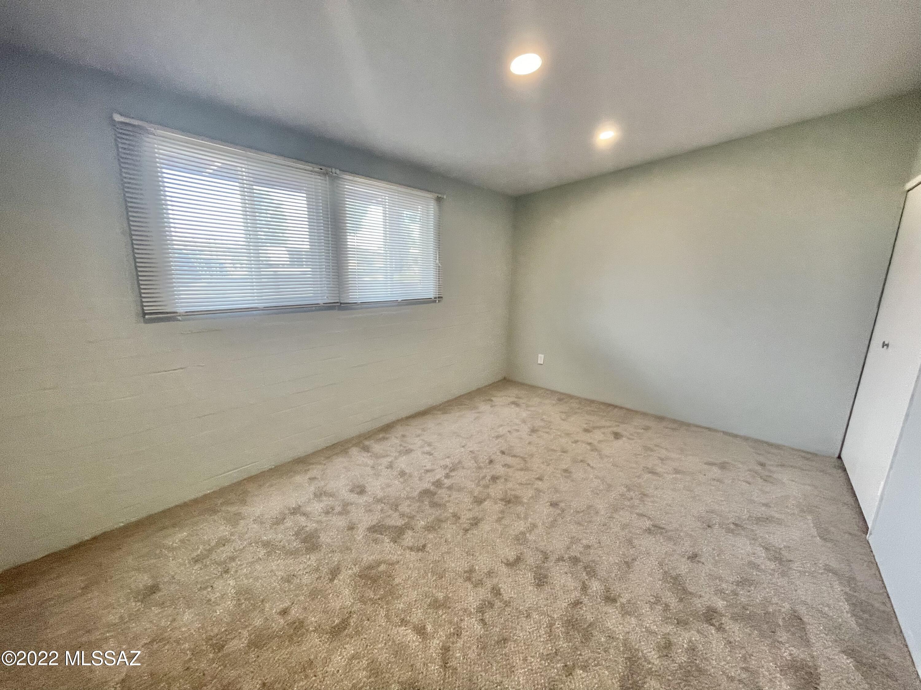 114 W Webb Drive