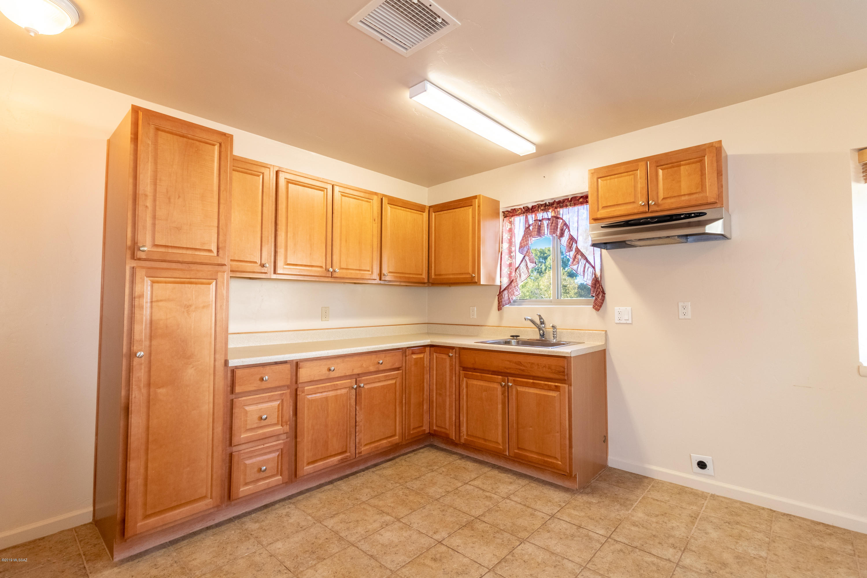 2145 W Paseo Redondo